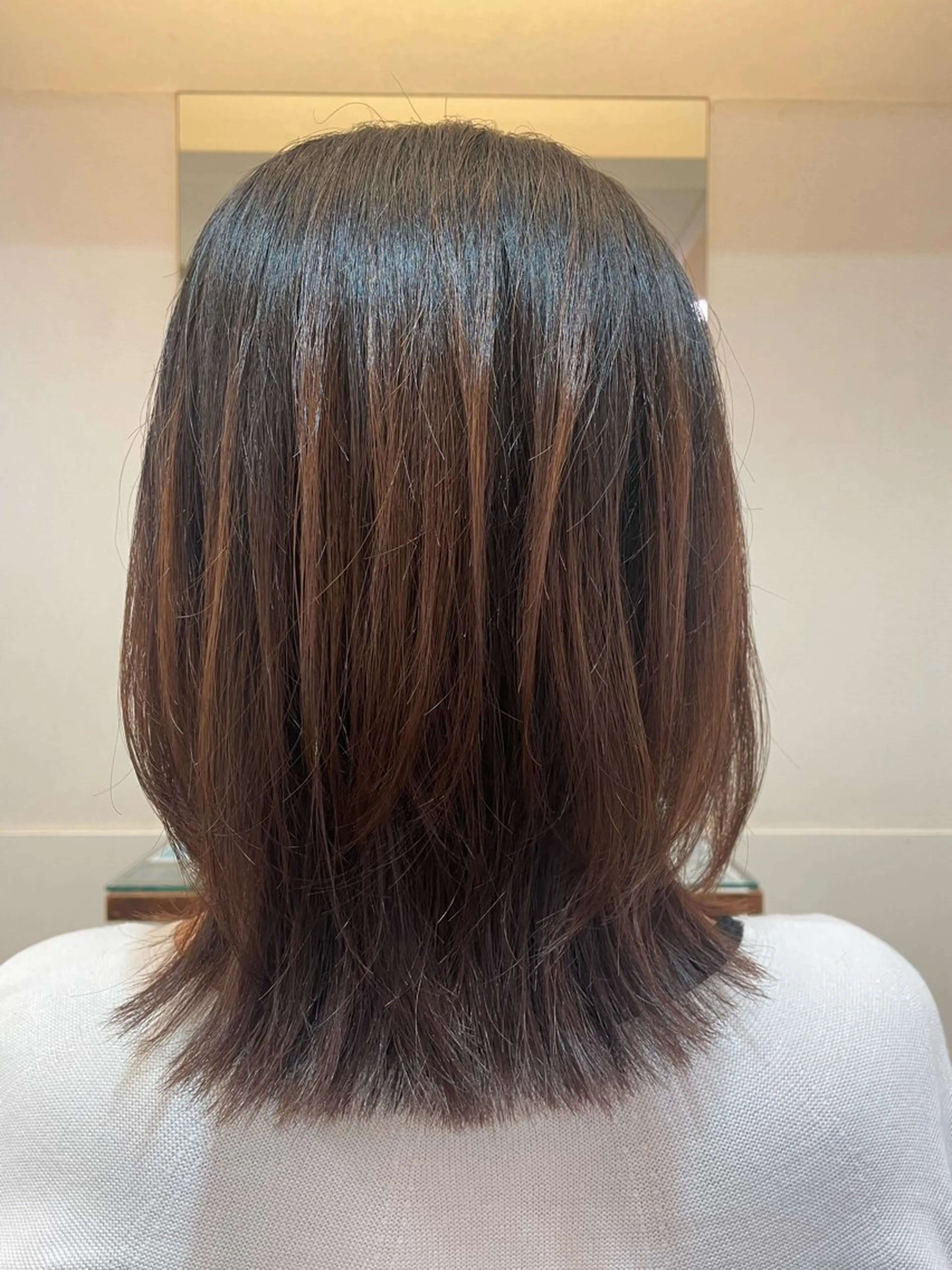 ミディアム 平 真亜里のヘアスタイル