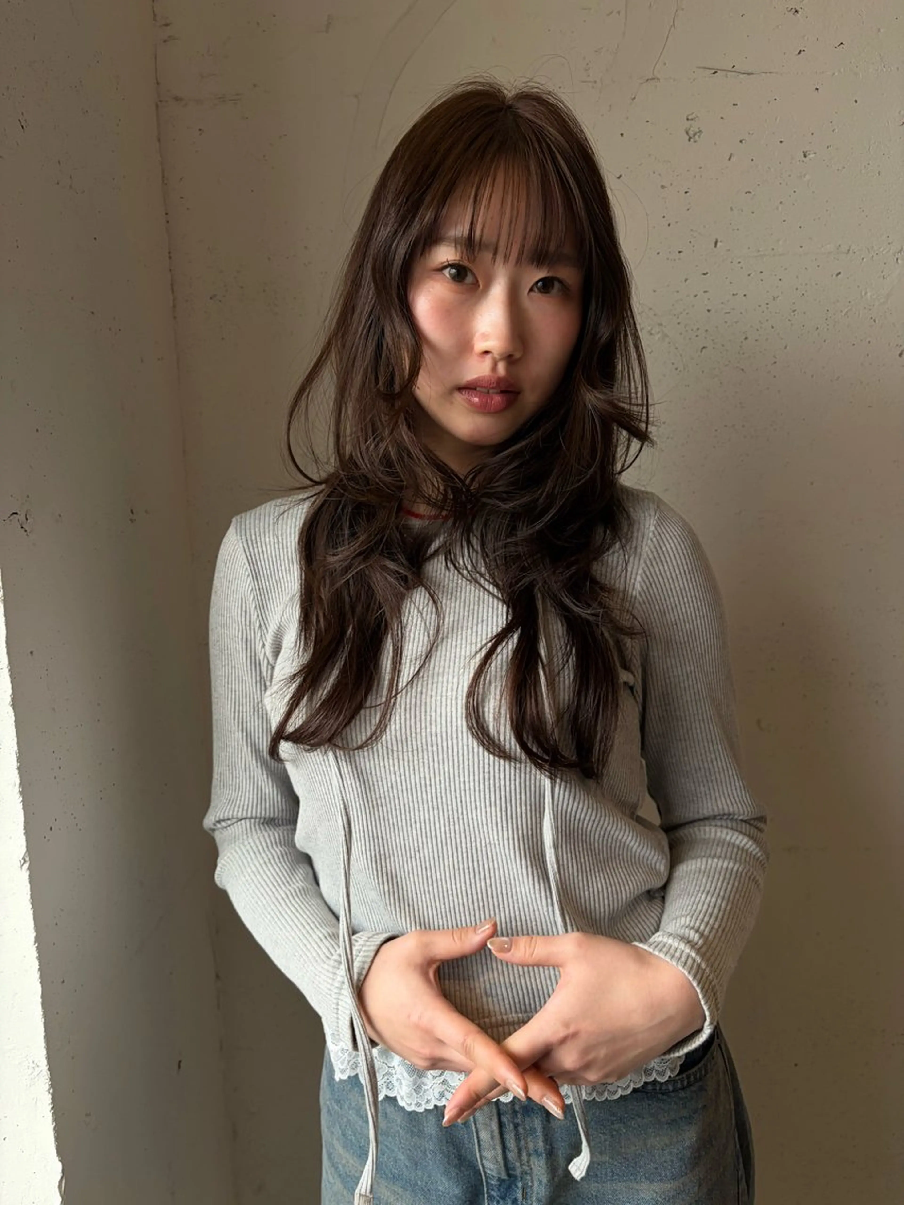 ミディアム レイヤーカット CLIQUE　有木 七虹のヘアスタイル