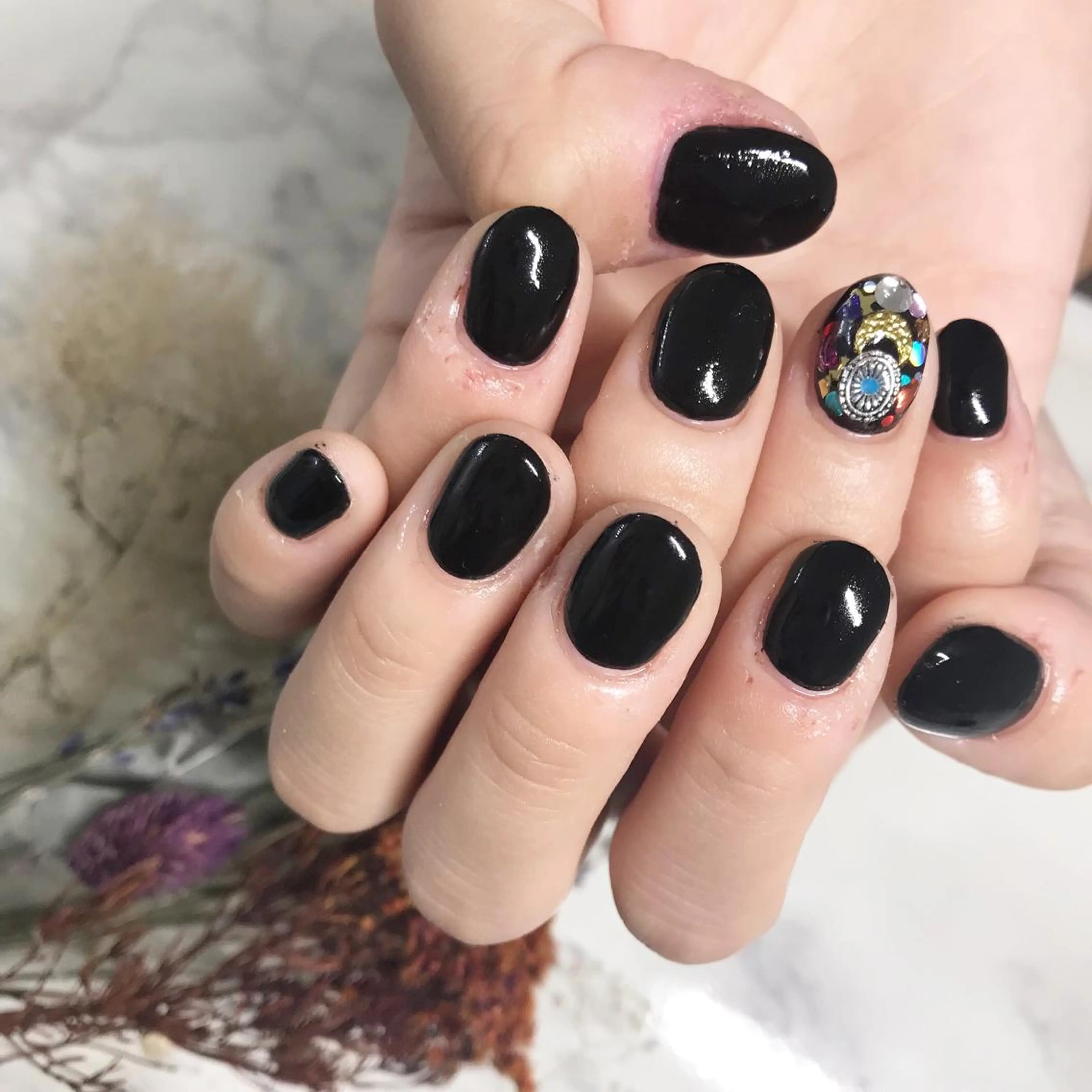 ネイル ストーンネイル . ネイルMARIA🌼のネイルデザイン