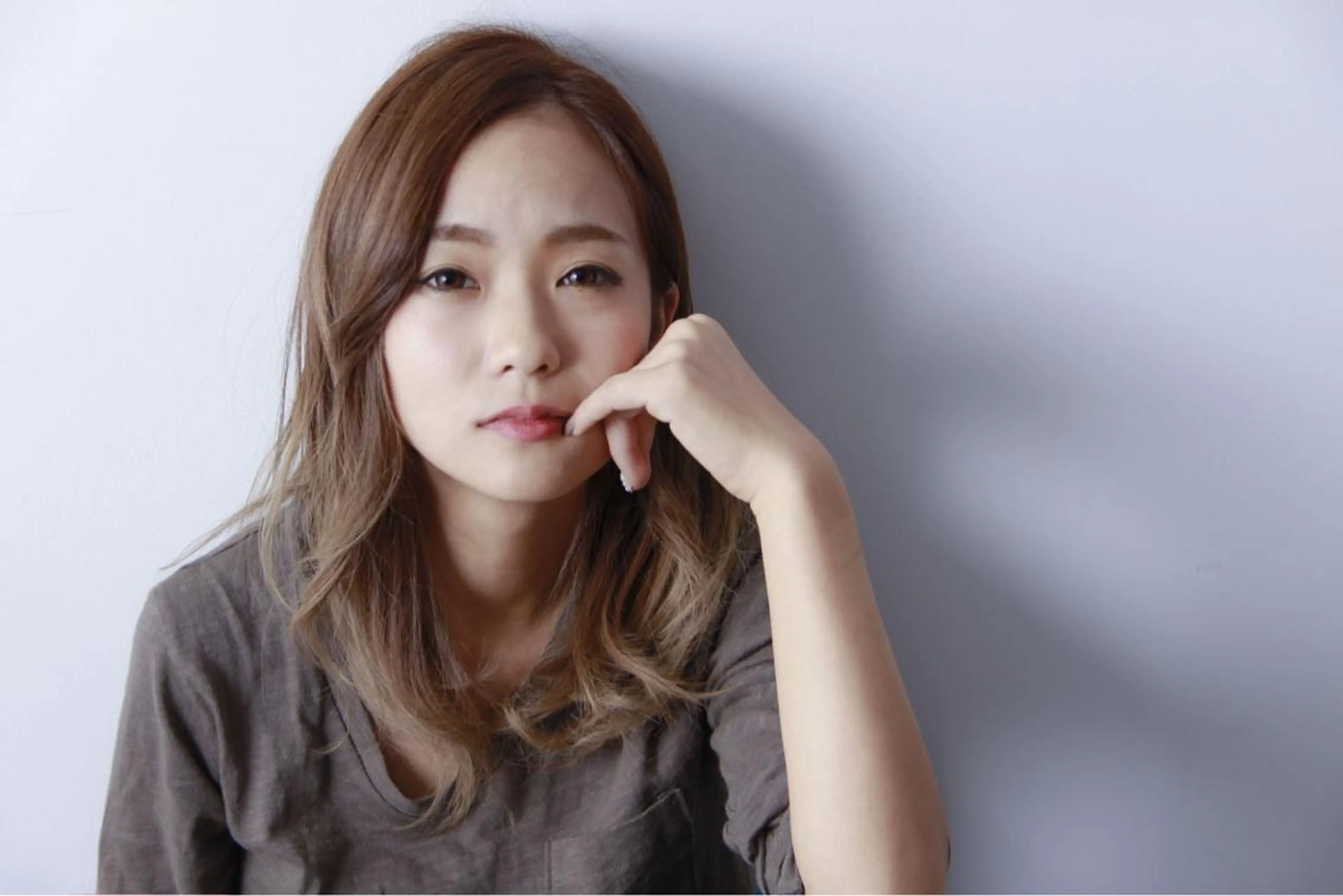 セミロング YOKOI SHINJIのヘアスタイル