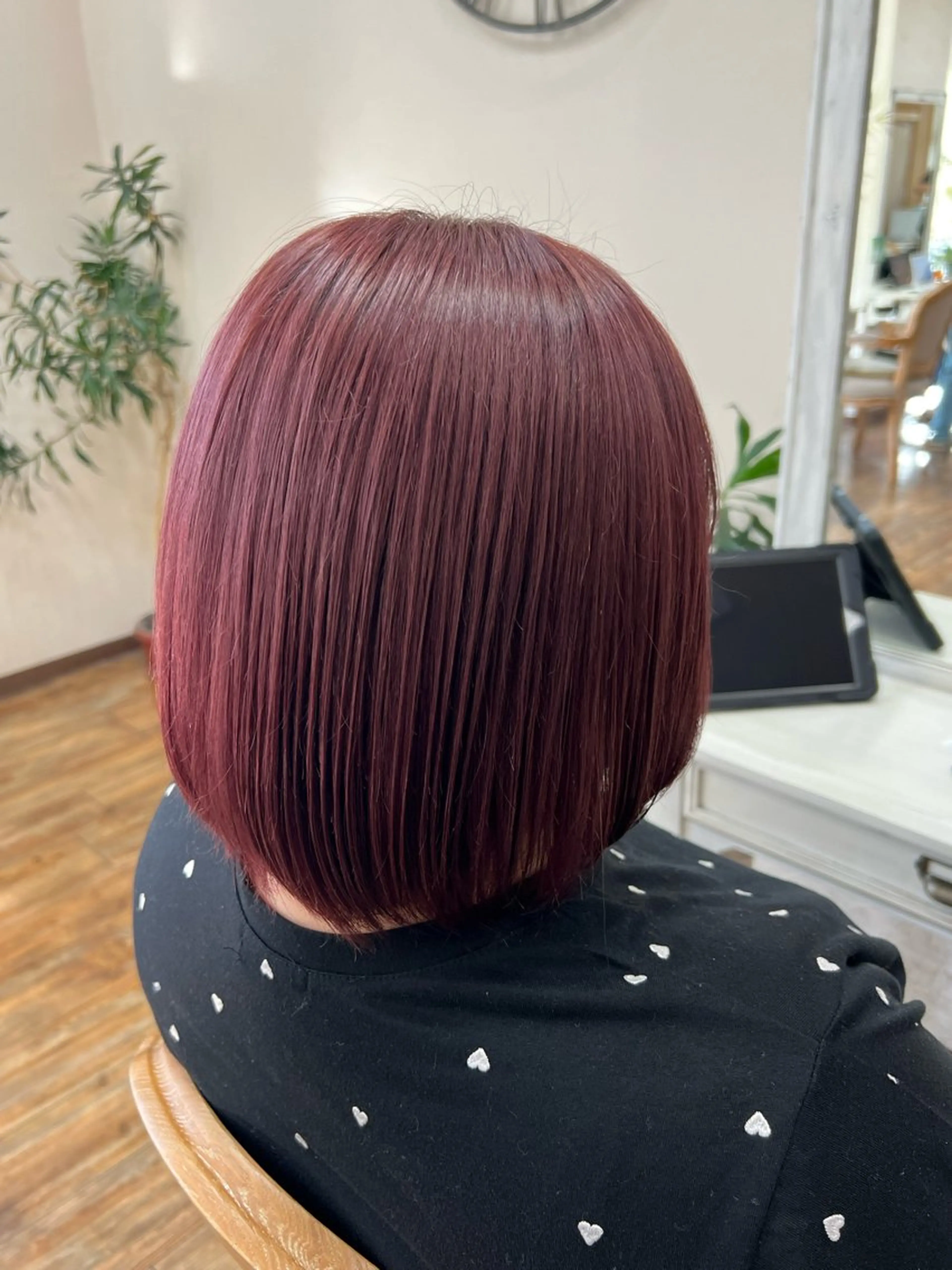 カラー ブリーチ レッドカラー 服部 瑞希のヘアスタイル