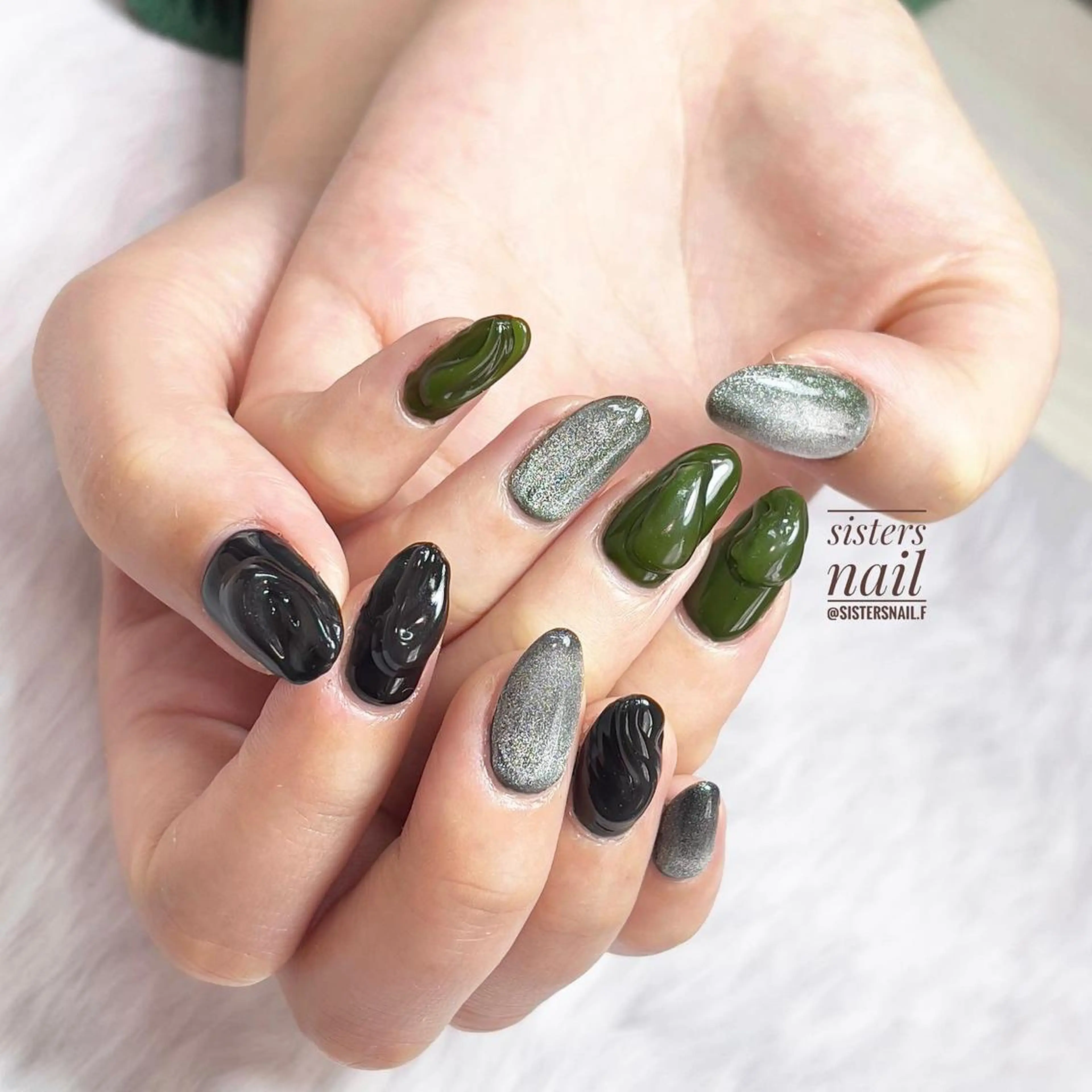 ネイル アートネイル ジェルネイル マグネットネイル ネイビー ニュアンスネイル sisters nail.fのネイルデザイン