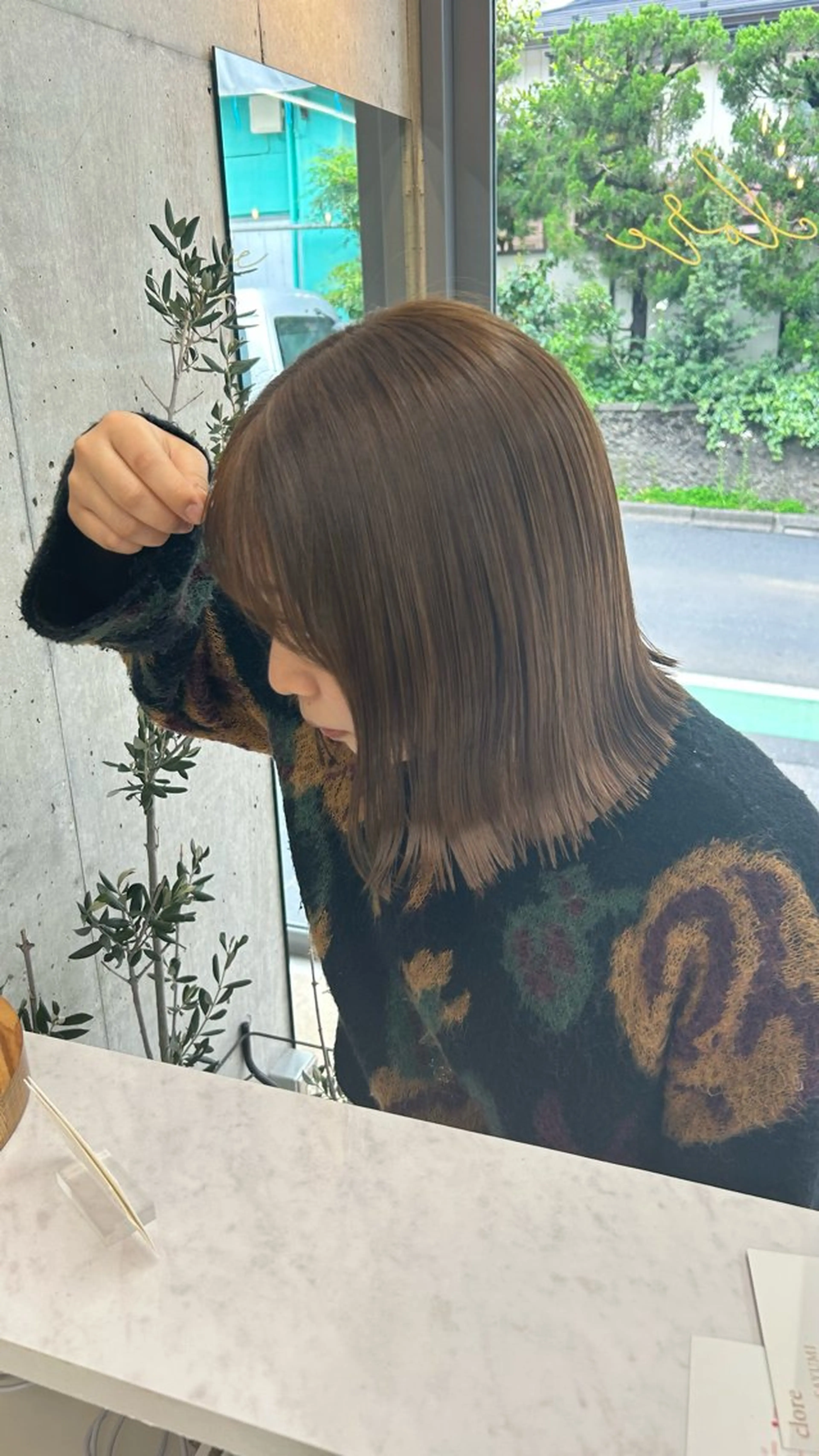 ミディアム レイヤーカット カット ヘアカラー トリートメント LOE Yuuka/42🩵のヘアスタイル