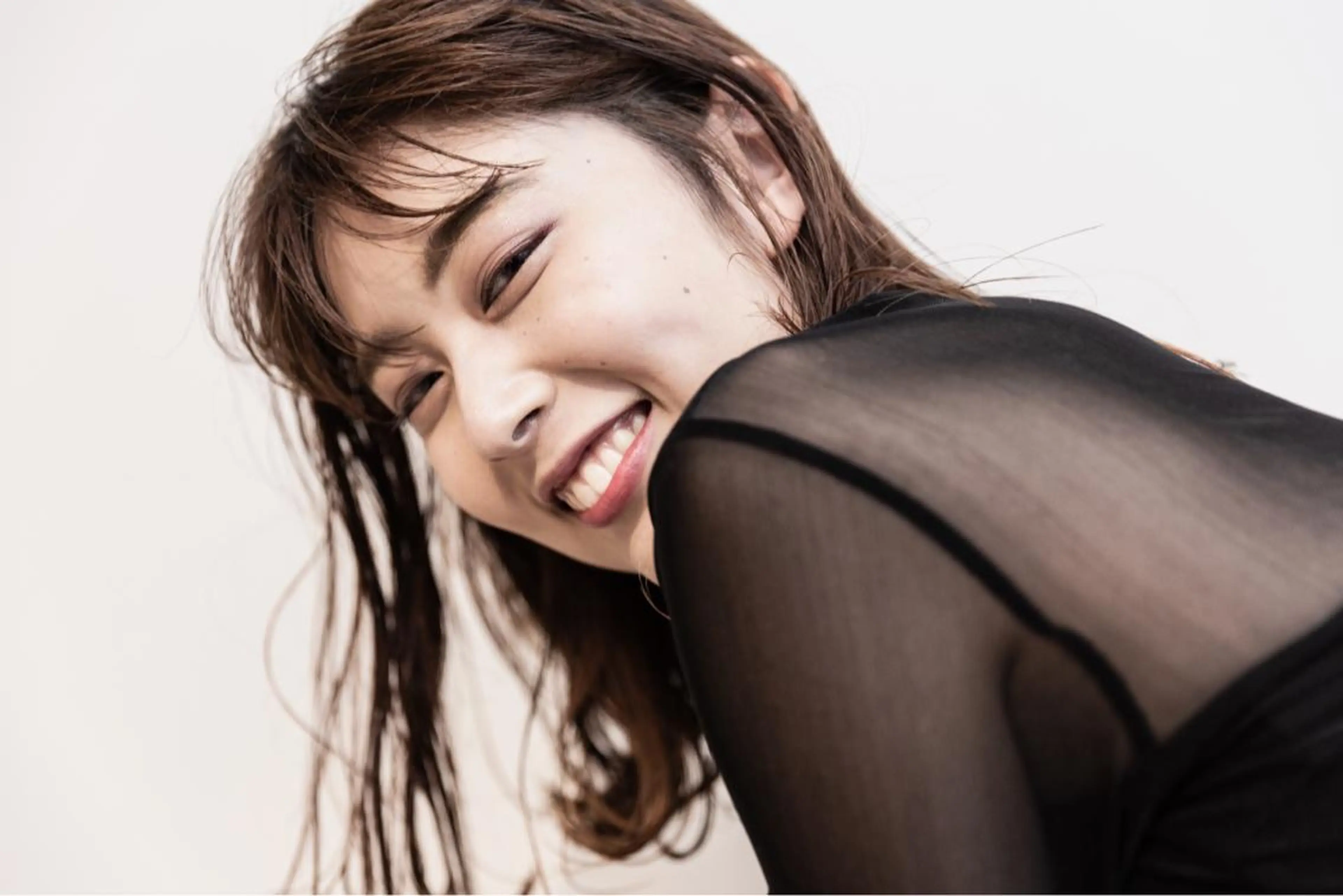 ミディアム カラー ツジガキ ユウスケのヘアスタイル