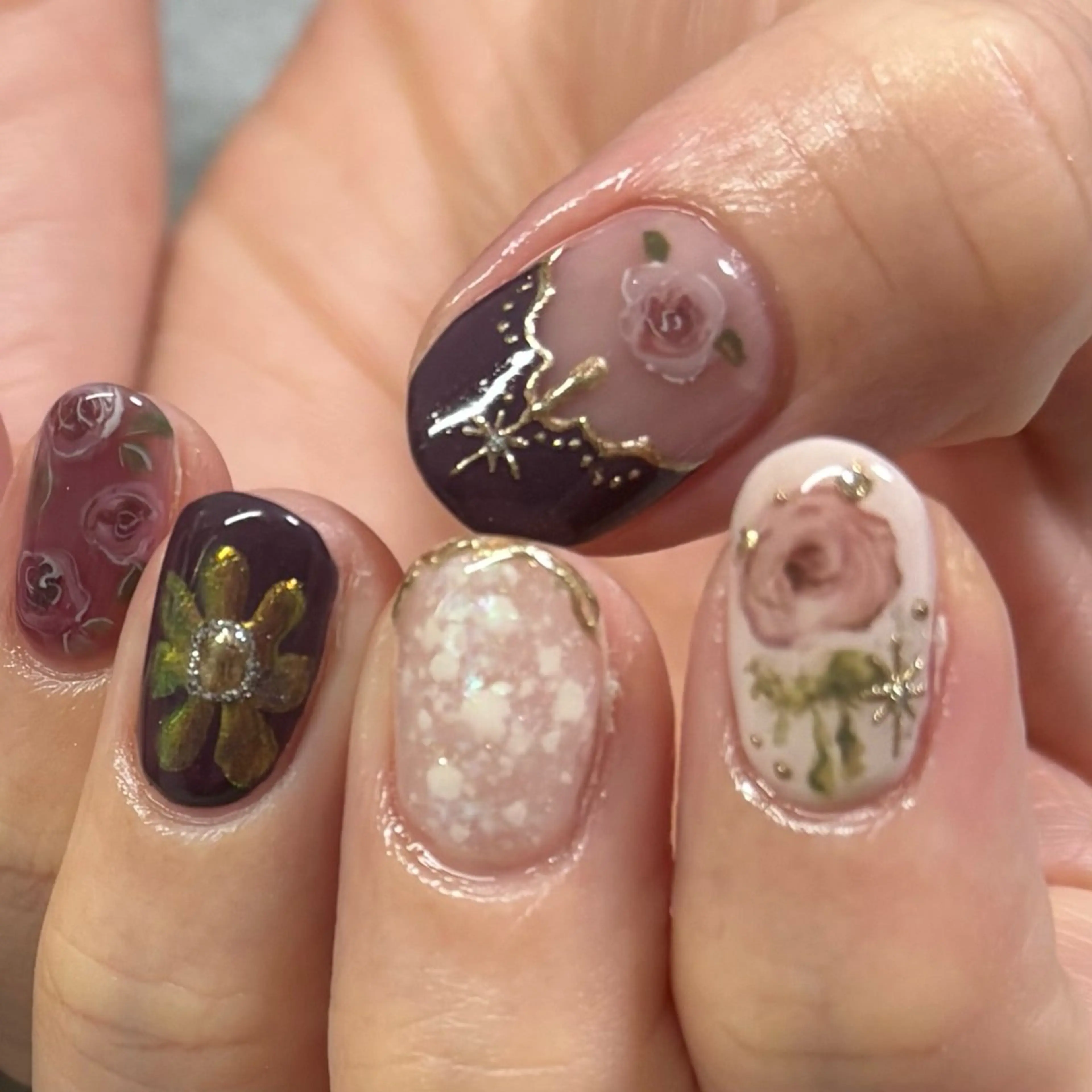 ネイル アートネイル フラワーネイル ミラーネイル ニュアンスネイル ハンドネイル FIORITURA Maikoのネイルデザイン