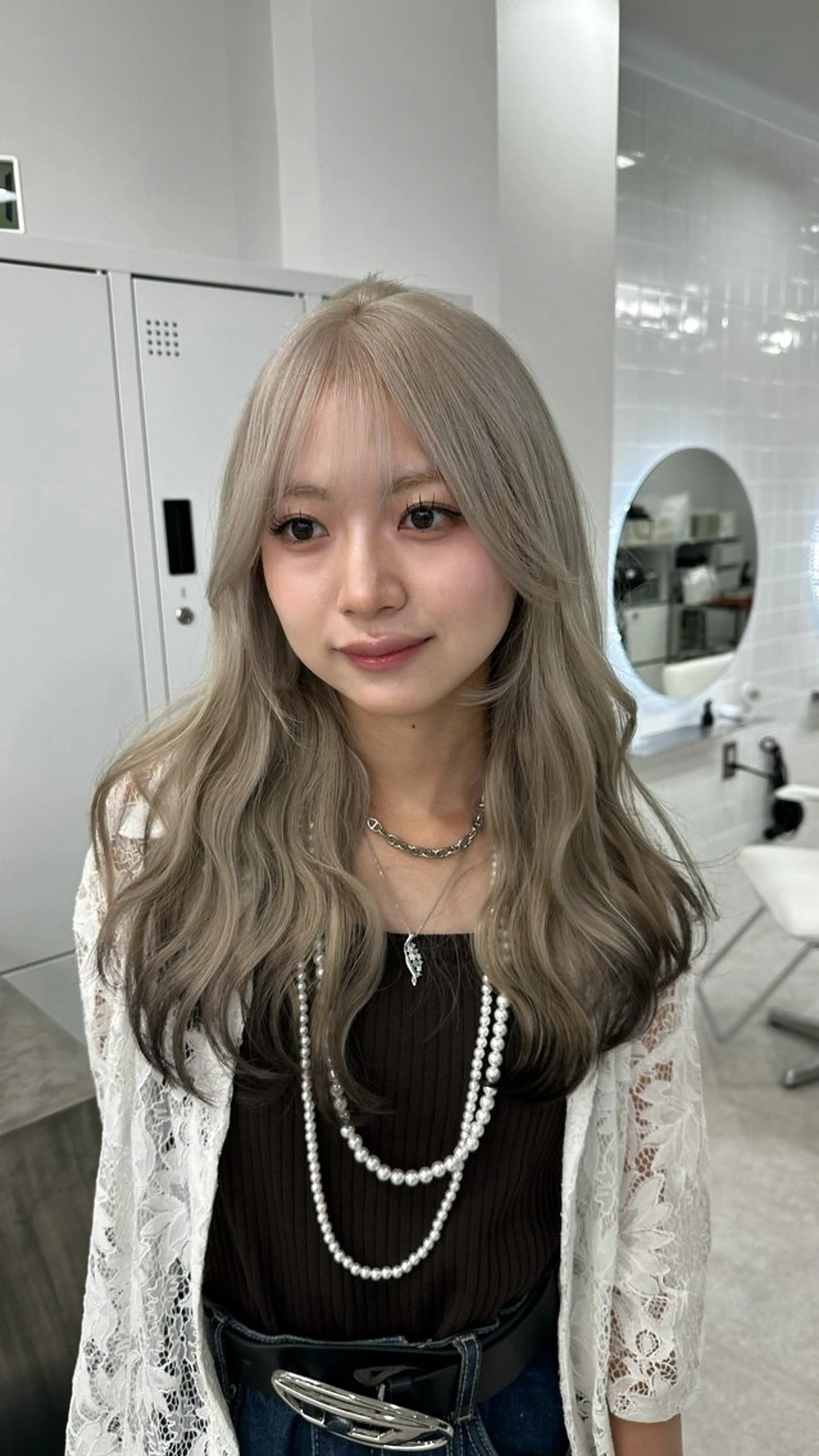 ロング タマシロカリン 艶カラー/レイヤーのヘアスタイル