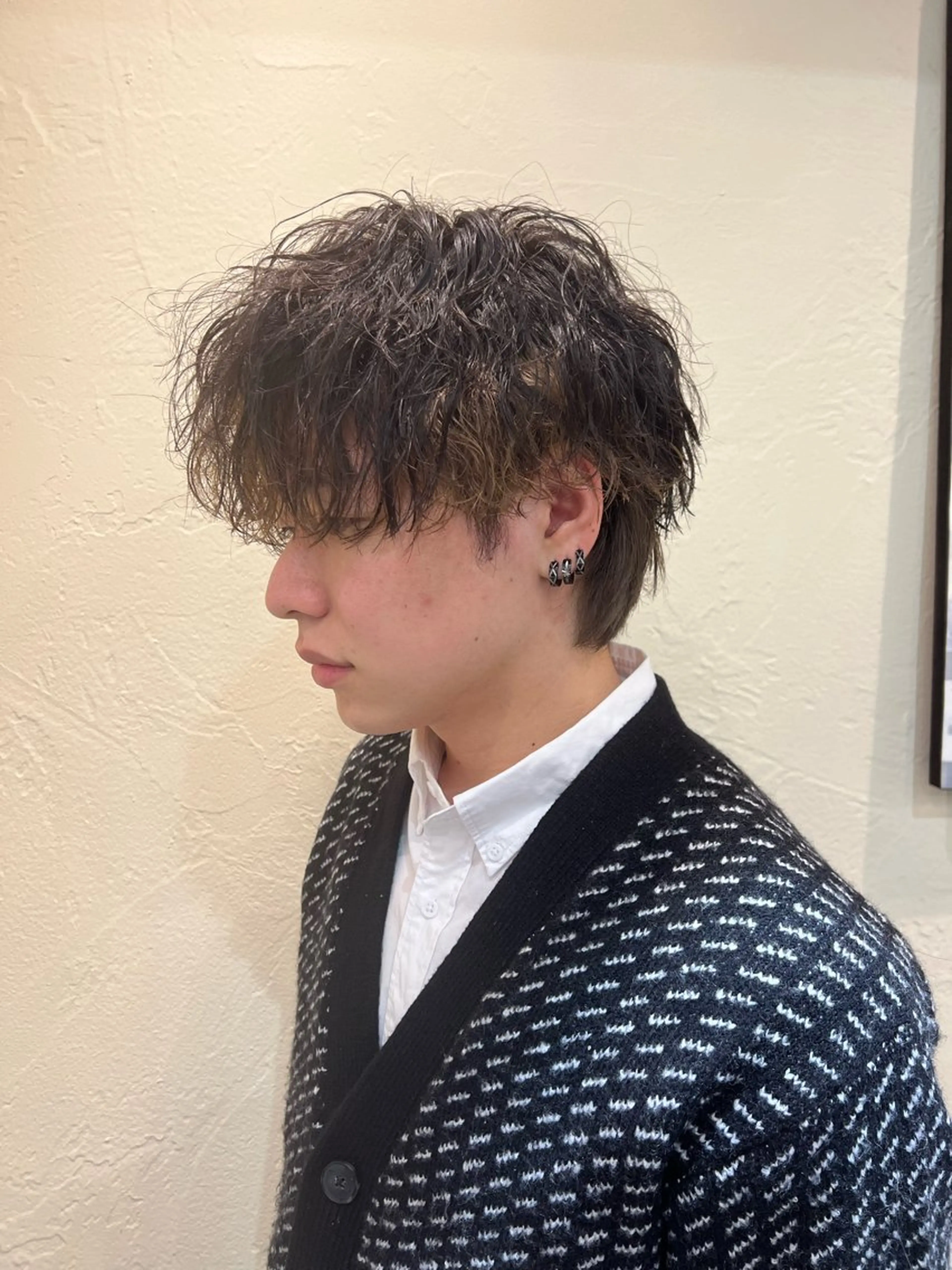 ショート カラー パーマ メンズ メンズインナーカラー メンズパーマ インナーカラー 石黒 理々花のヘアスタイル