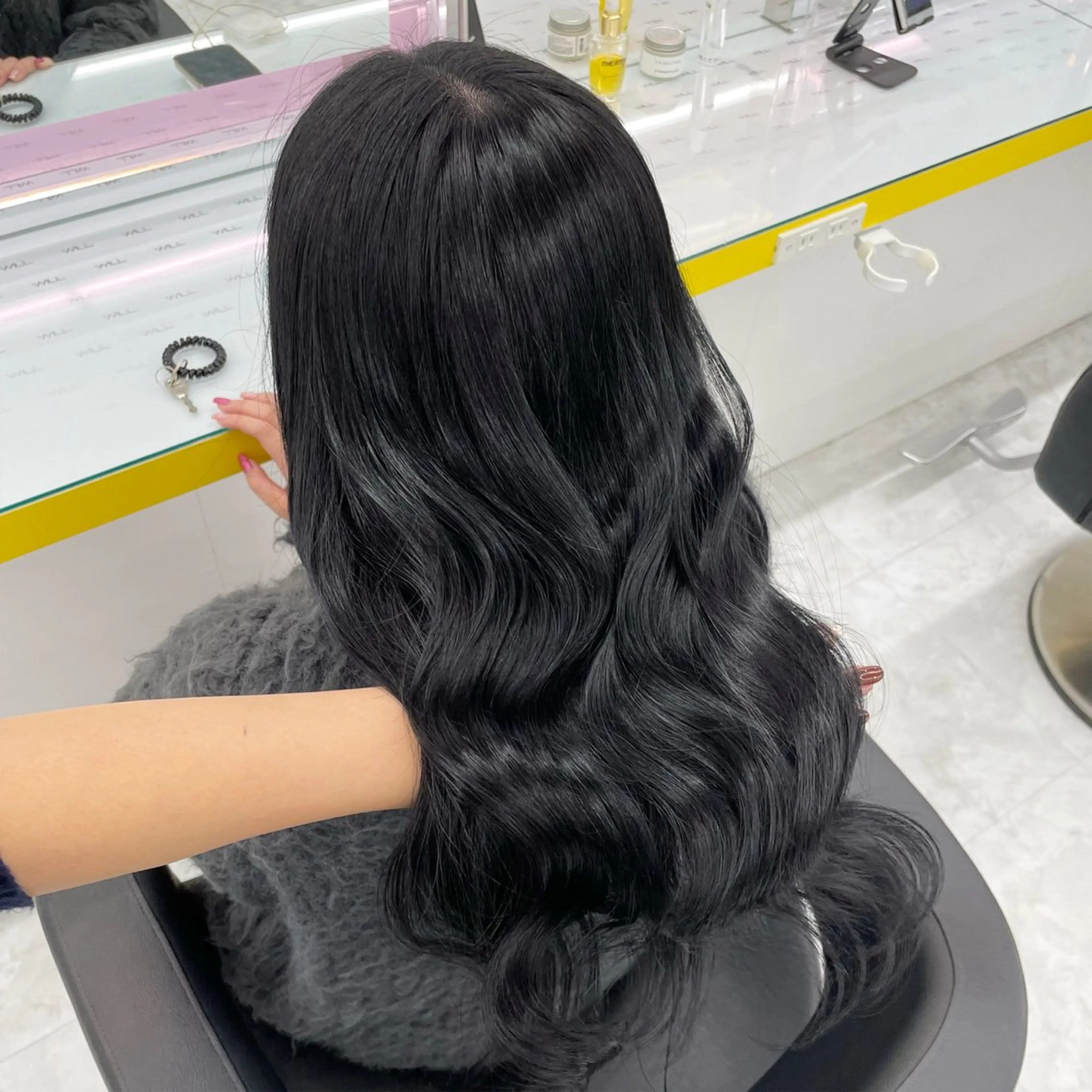 ロング カラー 黒髪 ブルーカラー ブルーブラック ヘアカラー トリートメント ヘッドスパ ヘアセット 🦋色落ち綺麗カラー メンズYUZU🦋‪のヘアスタイル