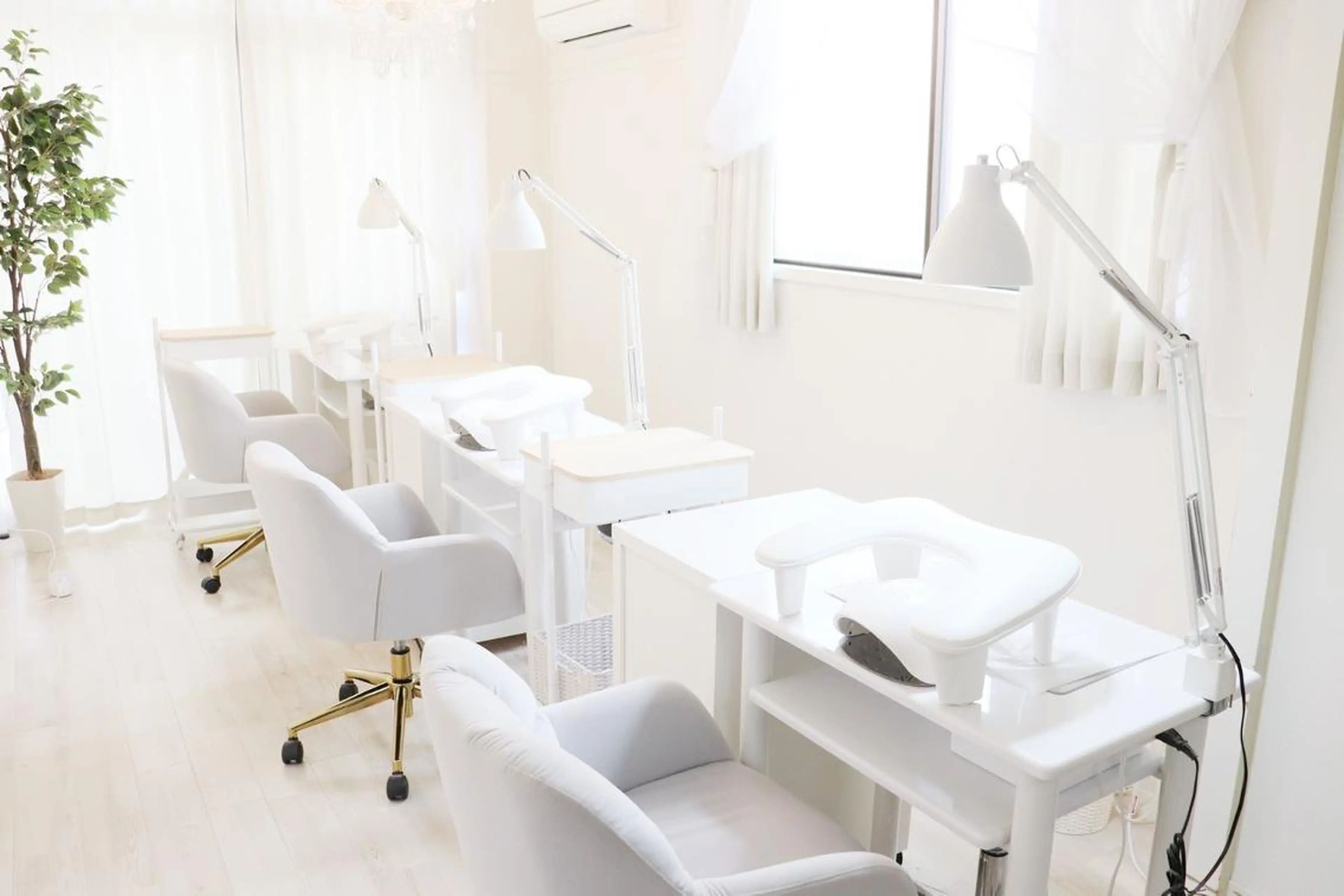 ネイル フットネイル CREST　高槻店 TAKADAのネイルデザイン