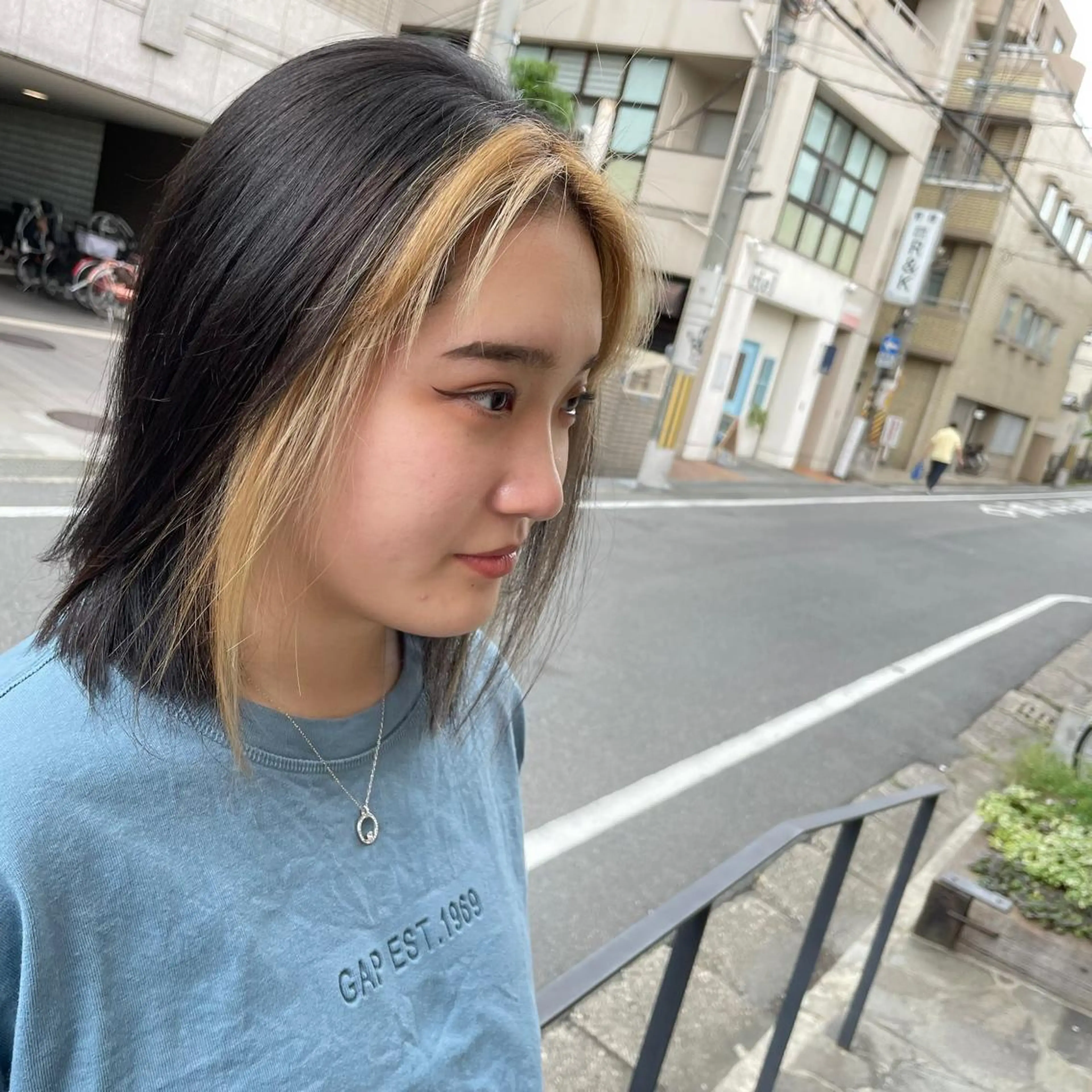 ミディアム カラー ミストバング  フェイスフレーミング 上原 麻彩のマツエク・マツパデザイン