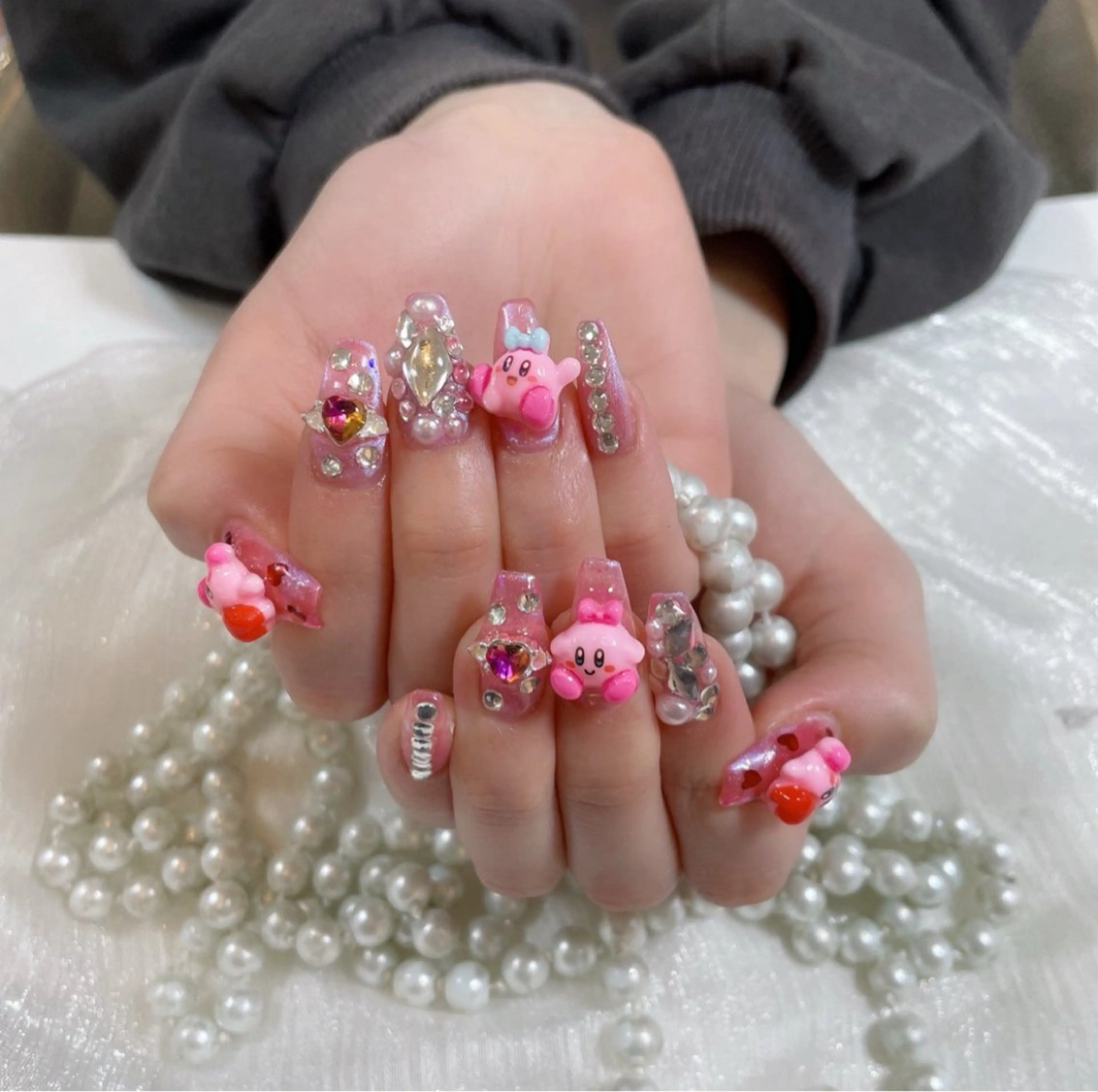 ネイル オーロラネイル ガーリー ハート 韓国ネイル マグネットネイル ハンドネイル 🎀nana🫧 ワンホンネイル🎀のネイルデザイン