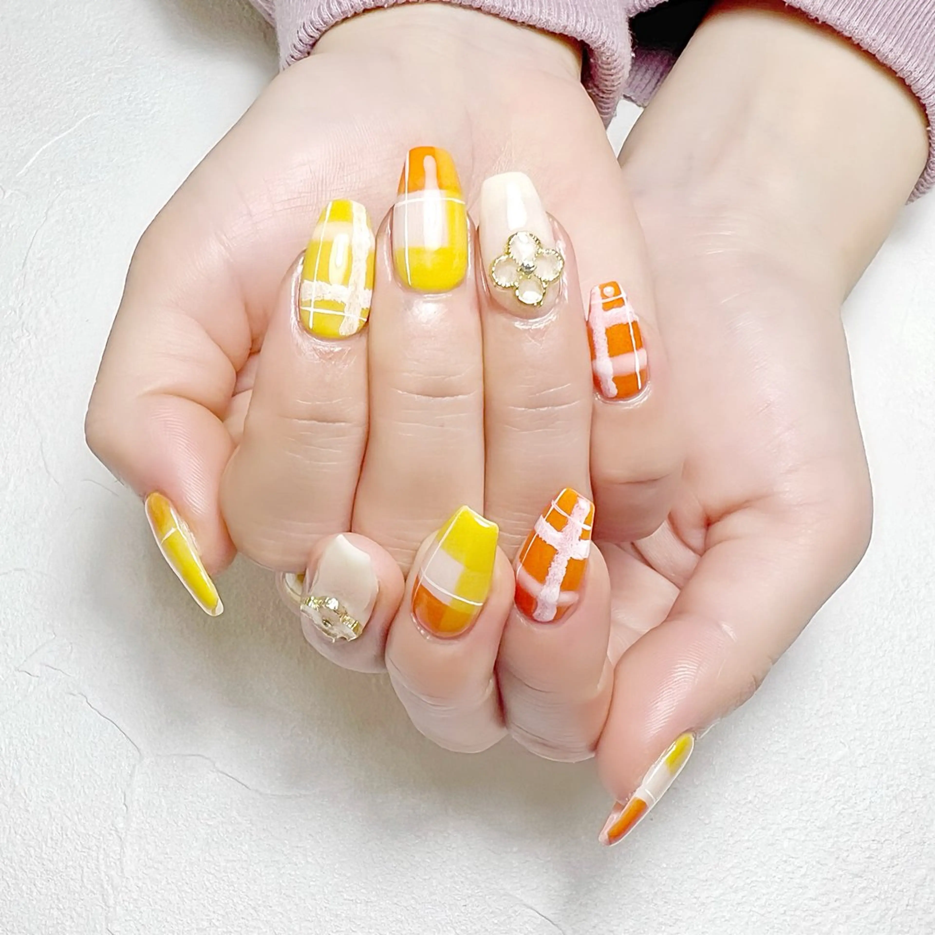 ネイル アートネイル オレンジ 黄色 rouse nail RISATOのネイルデザイン