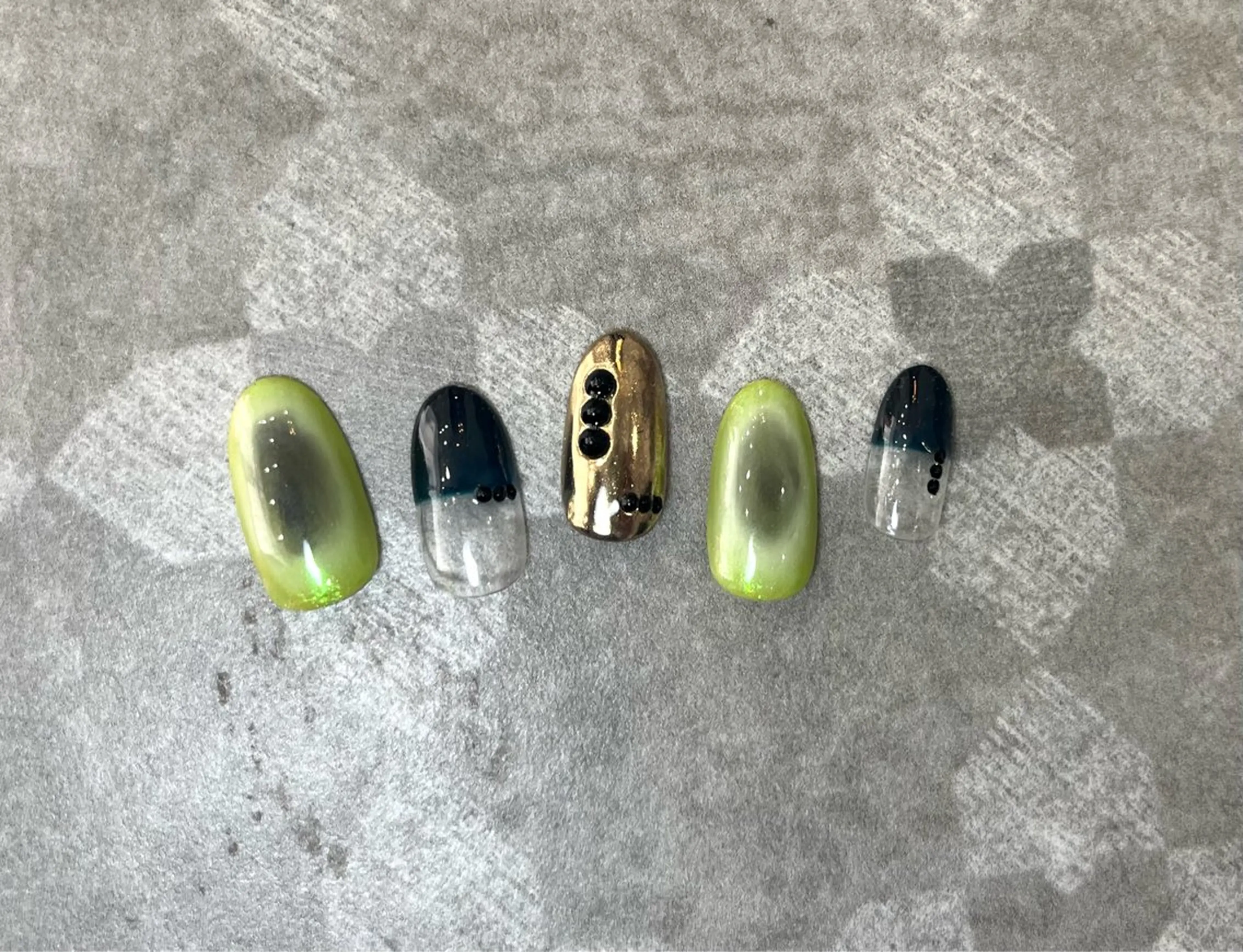 ネイル ハンドネイル SHE adusaのネイルデザイン