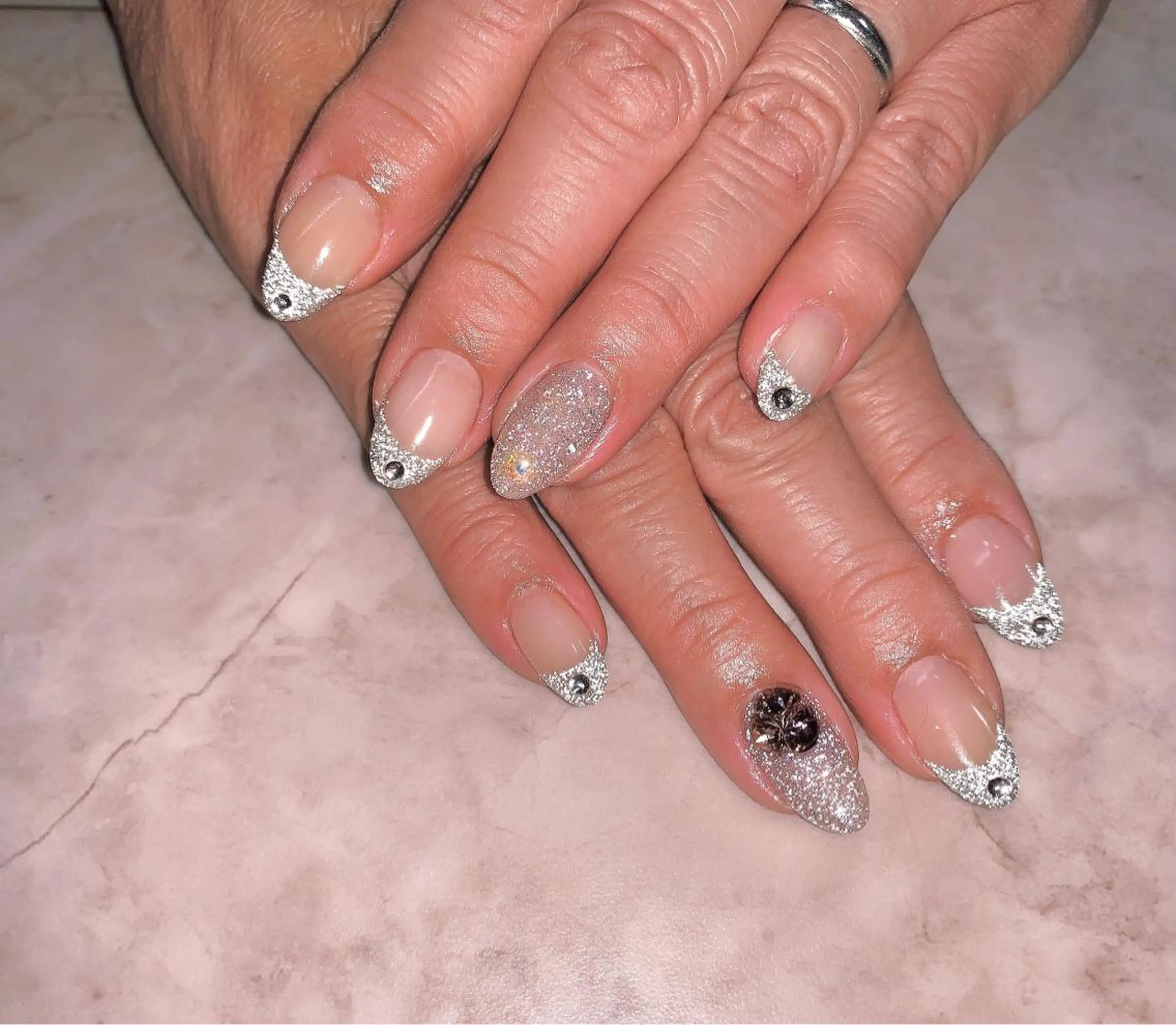 ネイル フラッシュネイル ハンドネイル 𝐑𝐞𝐯𝐢𝐨 ___堺市西区のマツエク・マツパデザイン