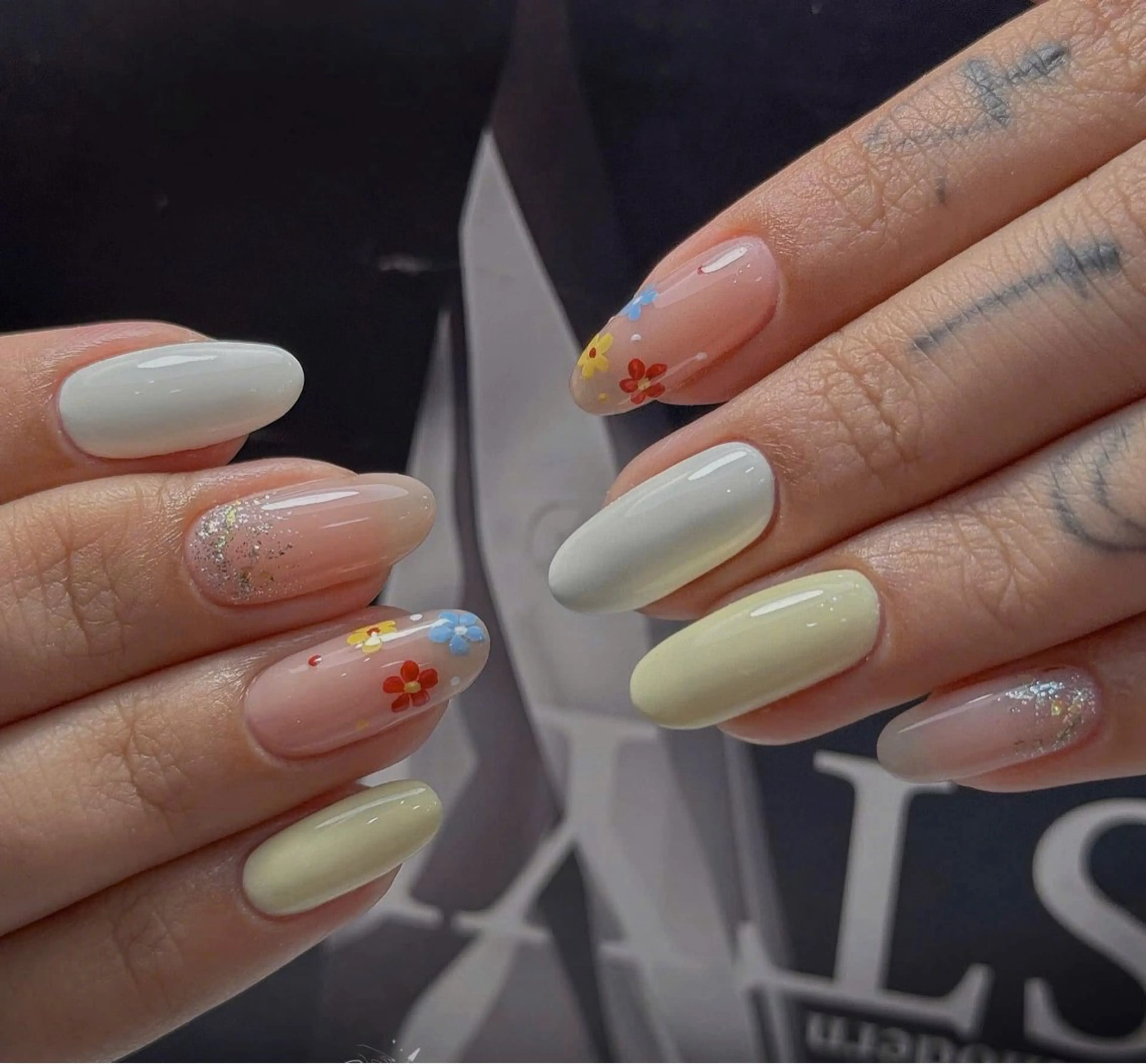 ネイル フレンチネイル ジェルネイル マグネットネイル 持ち込み ニュアンスネイル ハンドネイル Minette Nailのネイルデザイン