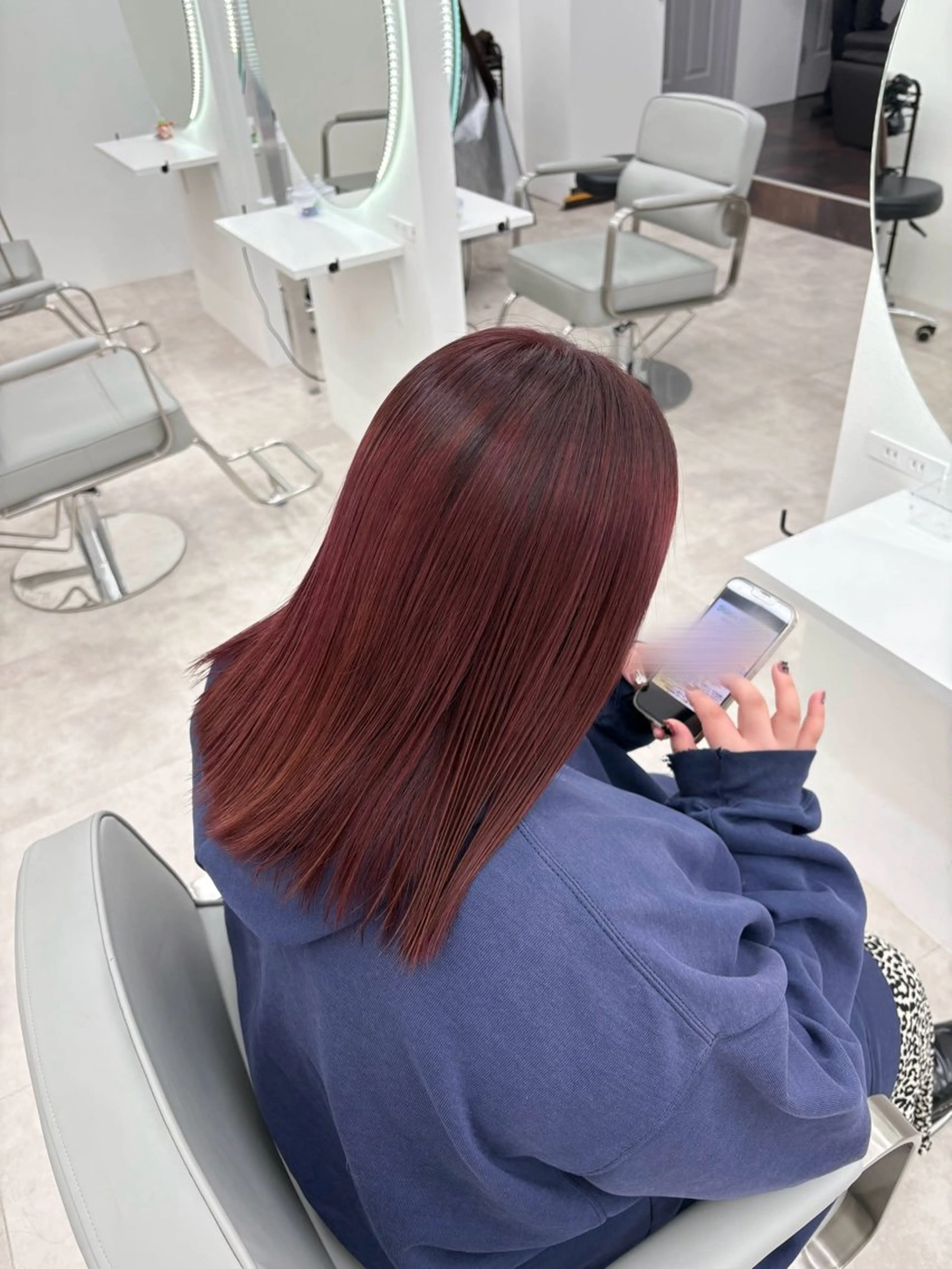 ミディアム カラー 佐藤 琳のヘアスタイル