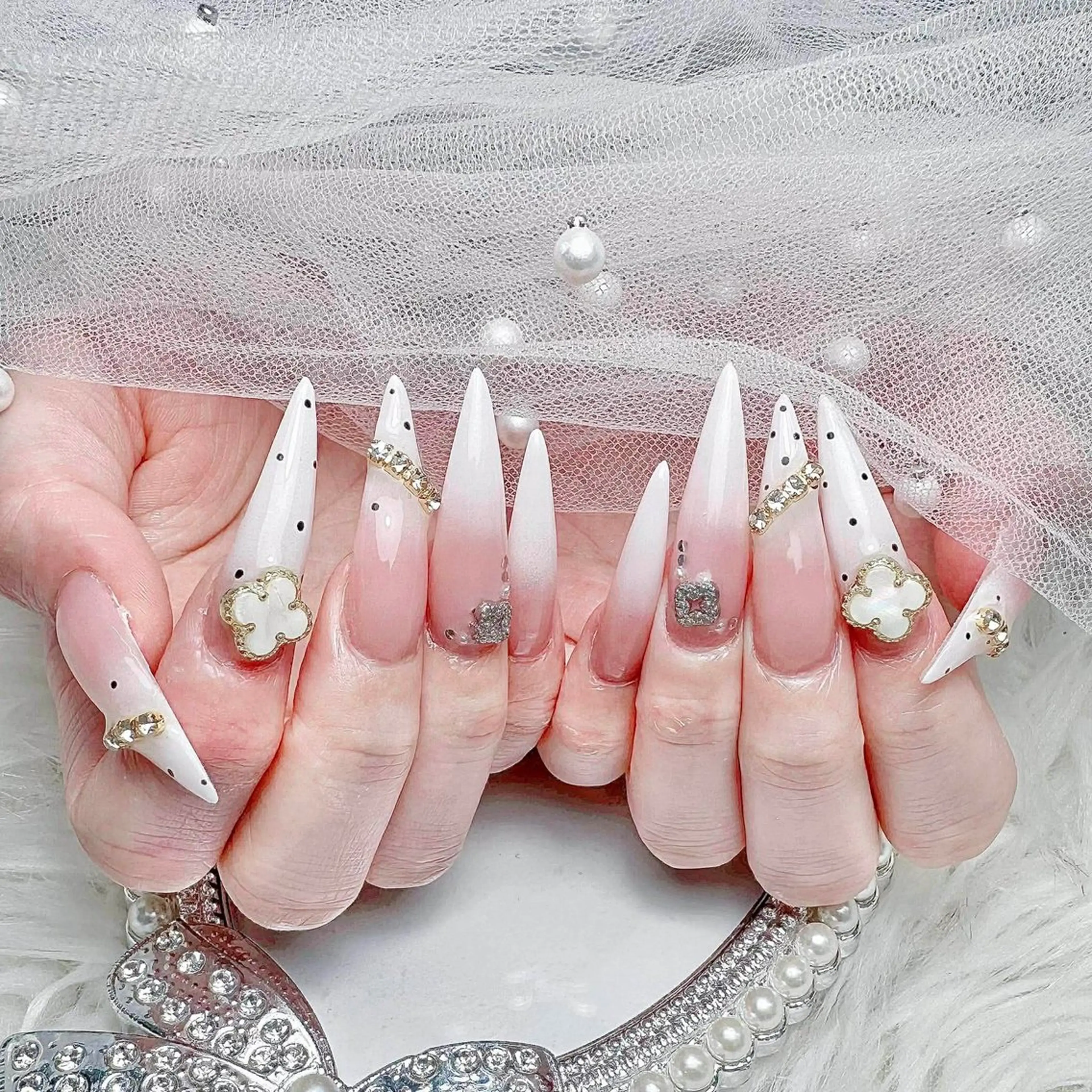 ネイル アートネイル オーロラネイル ブラウン ジェルネイル グラデーション ハンドネイル ハンドケア Nova Nailのネイルデザイン