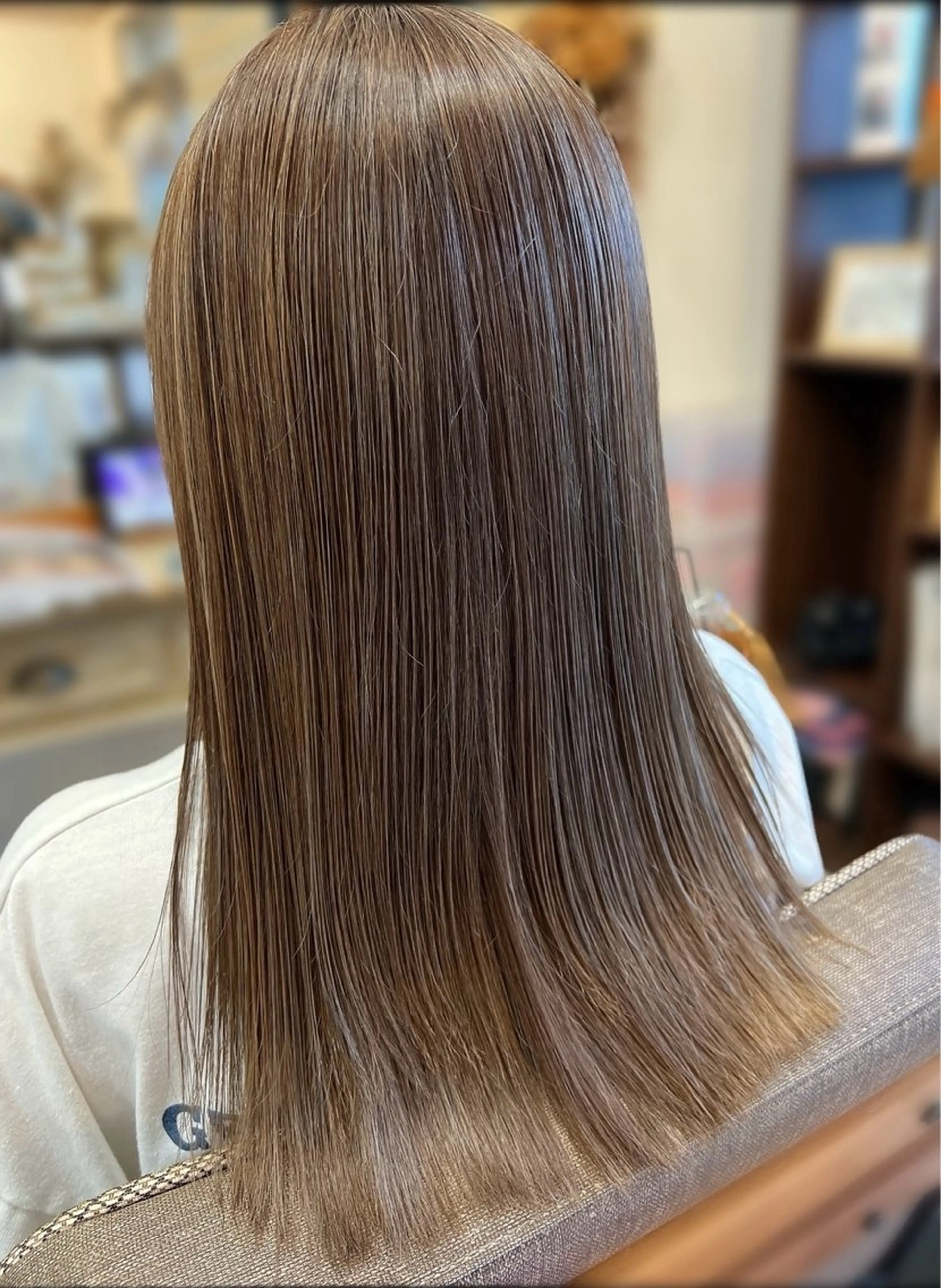 セミロング カラー ベージュカラー ミルクティーベージュ hair works raptureのヘアスタイル