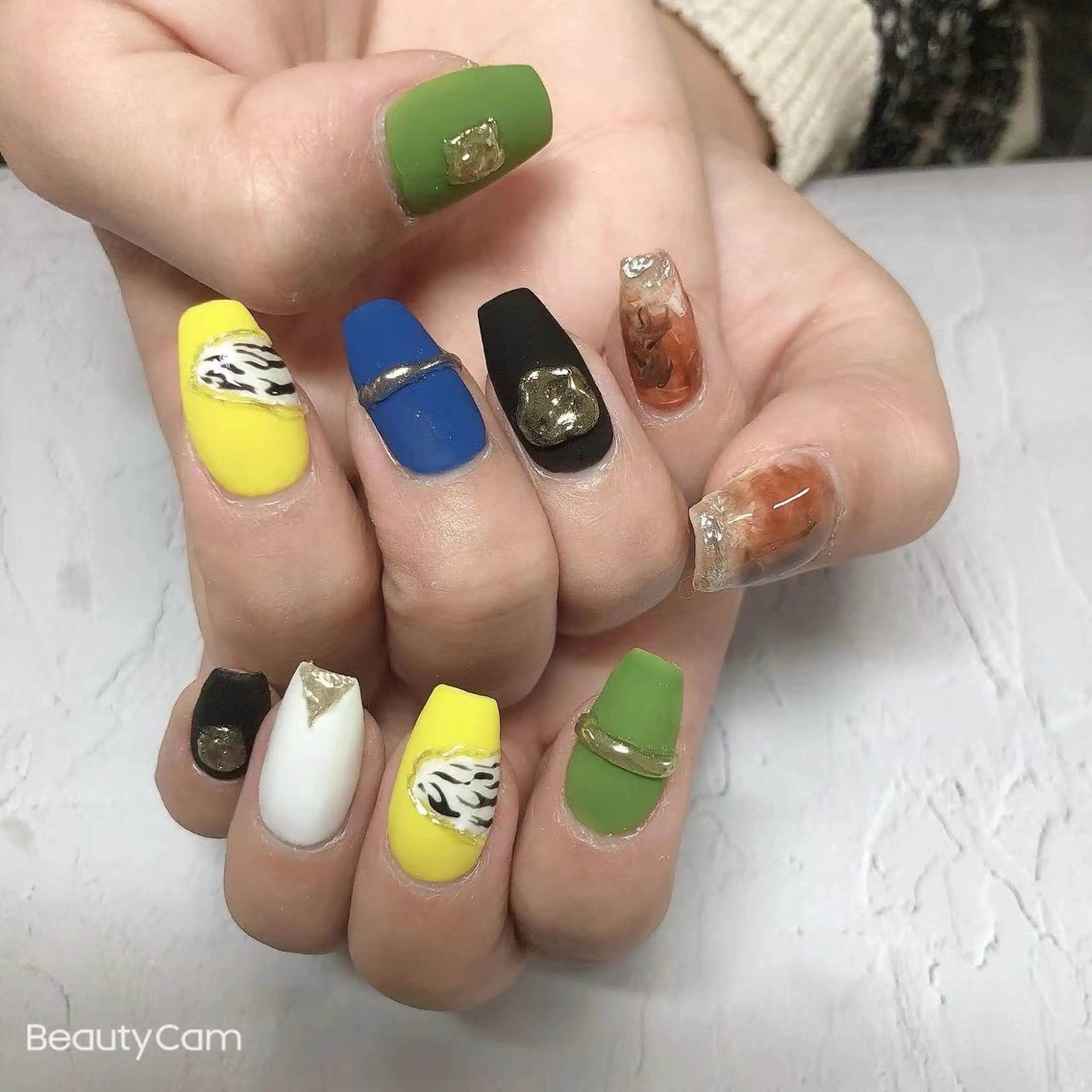 ネイル Minoan Tのネイルデザイン