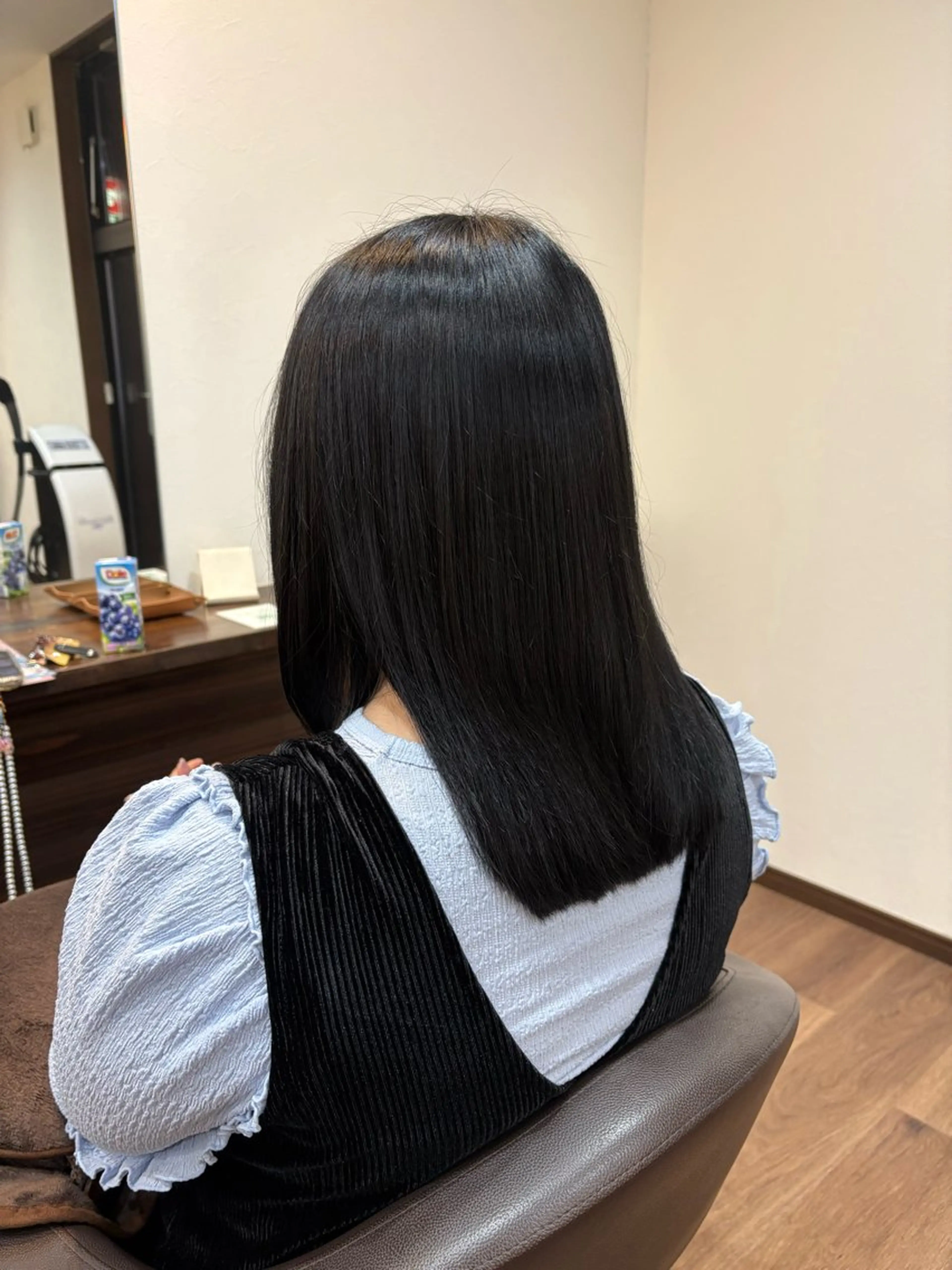 カラー 黒髪 ブルーカラー ブルーブラック ヘアカラー 多田 彩那のヘアスタイル