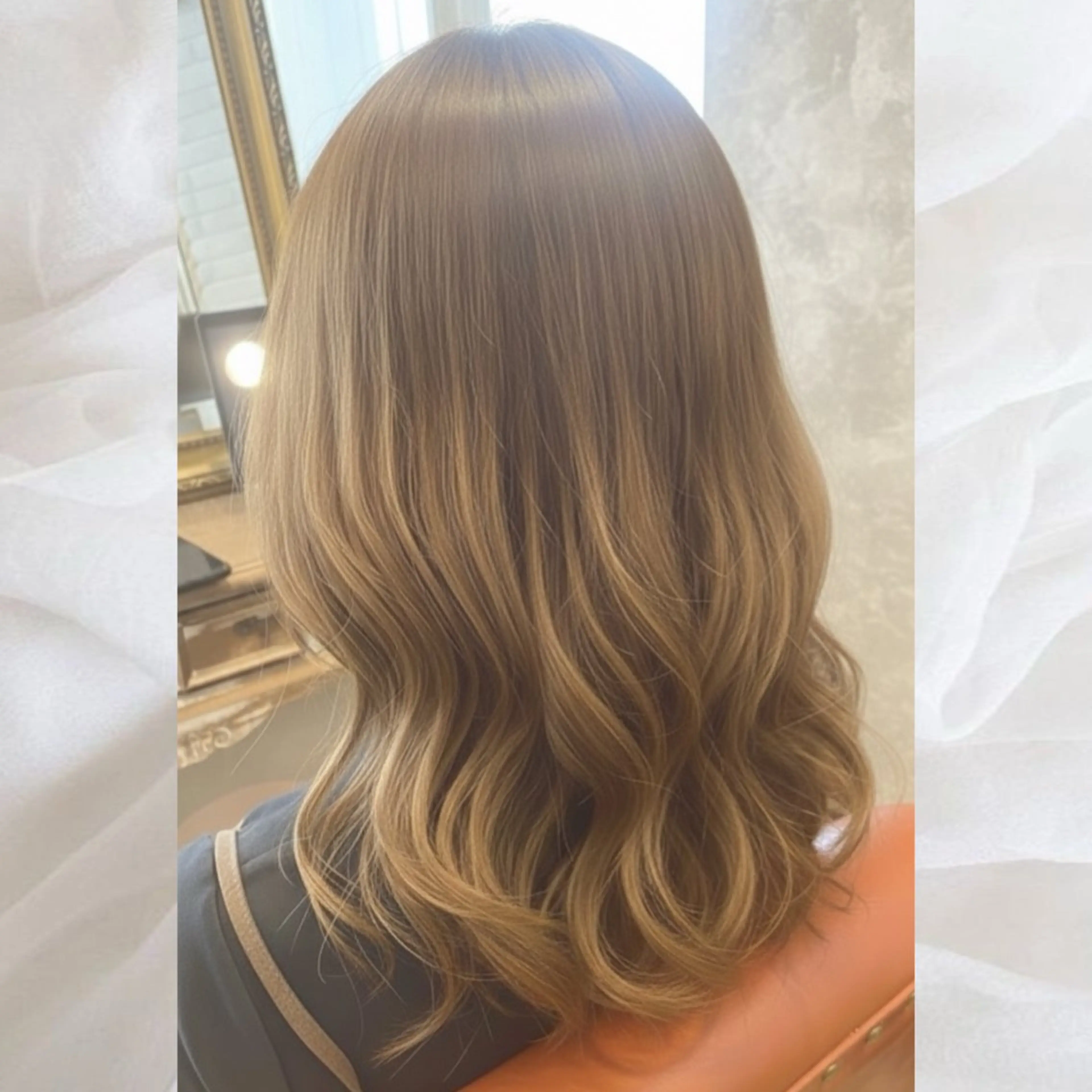 セミロング カラー ヘアカラー ひろ美容室所属・🧸𓂃 momoka 𓋜のヘアスタイル