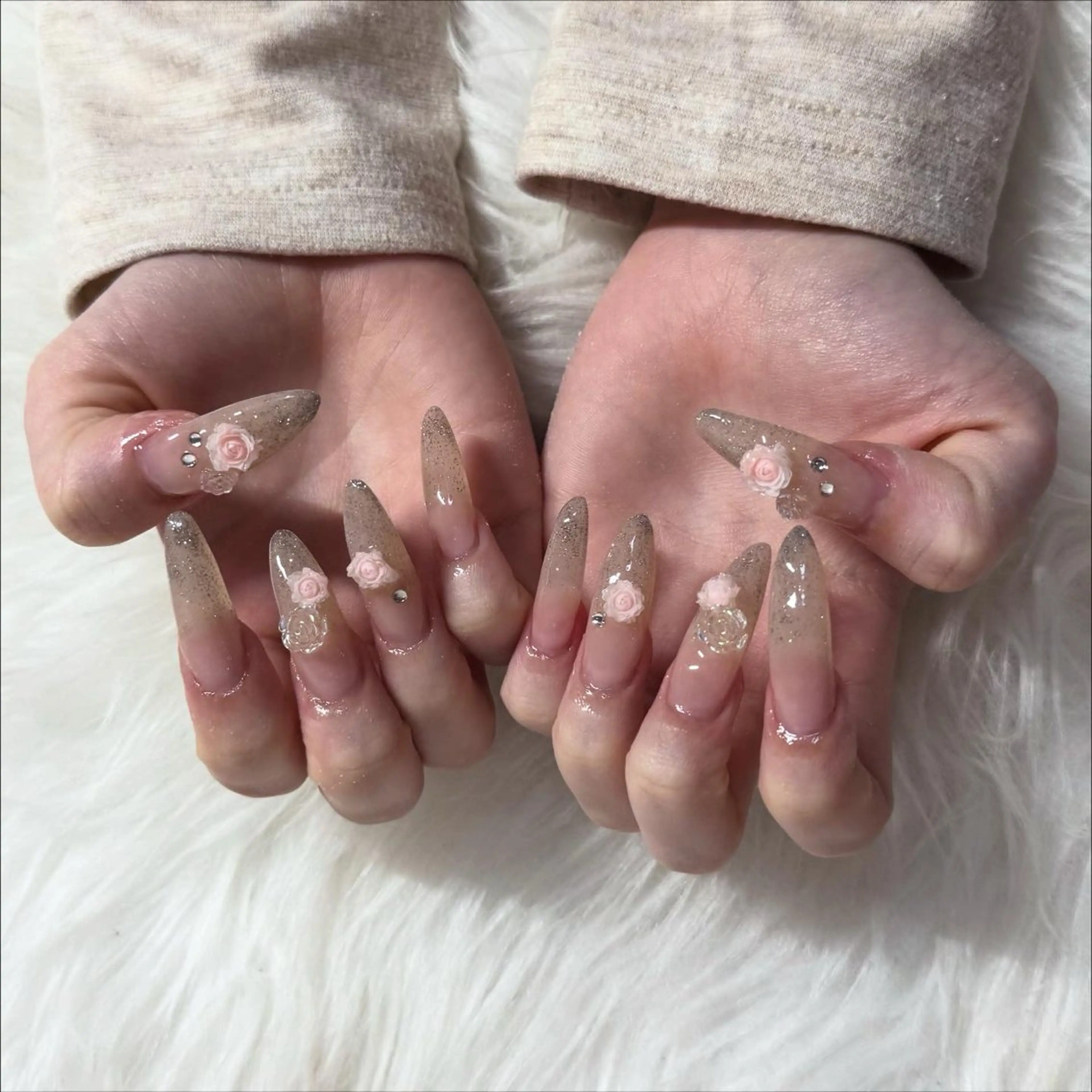 ロング ハンドネイル mao .のネイルデザイン