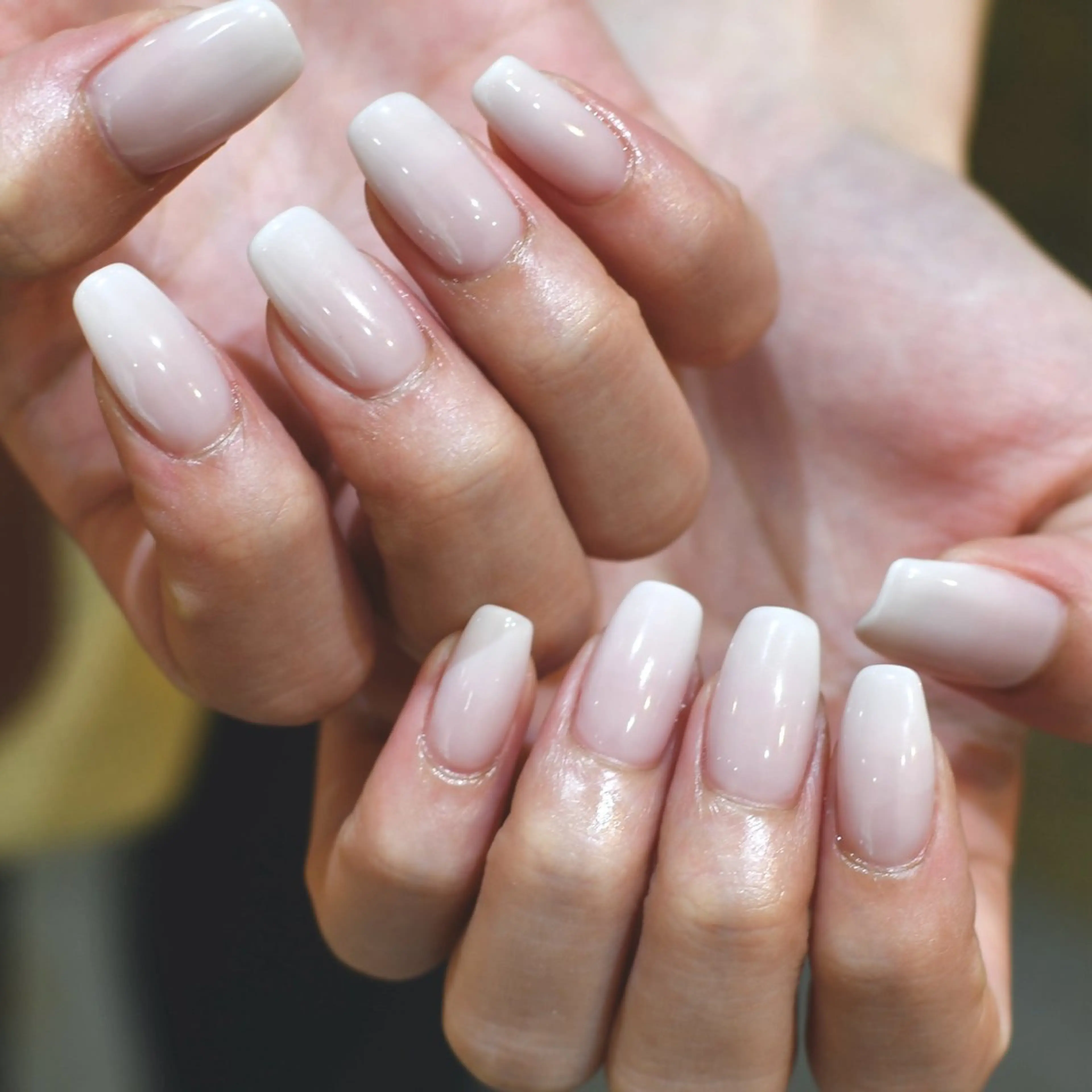 ネイル グラデーション ニュアンスネイル ハンドネイル ハンドケア nuu栄 ユキ / 大人ニュアンスのネイルデザイン