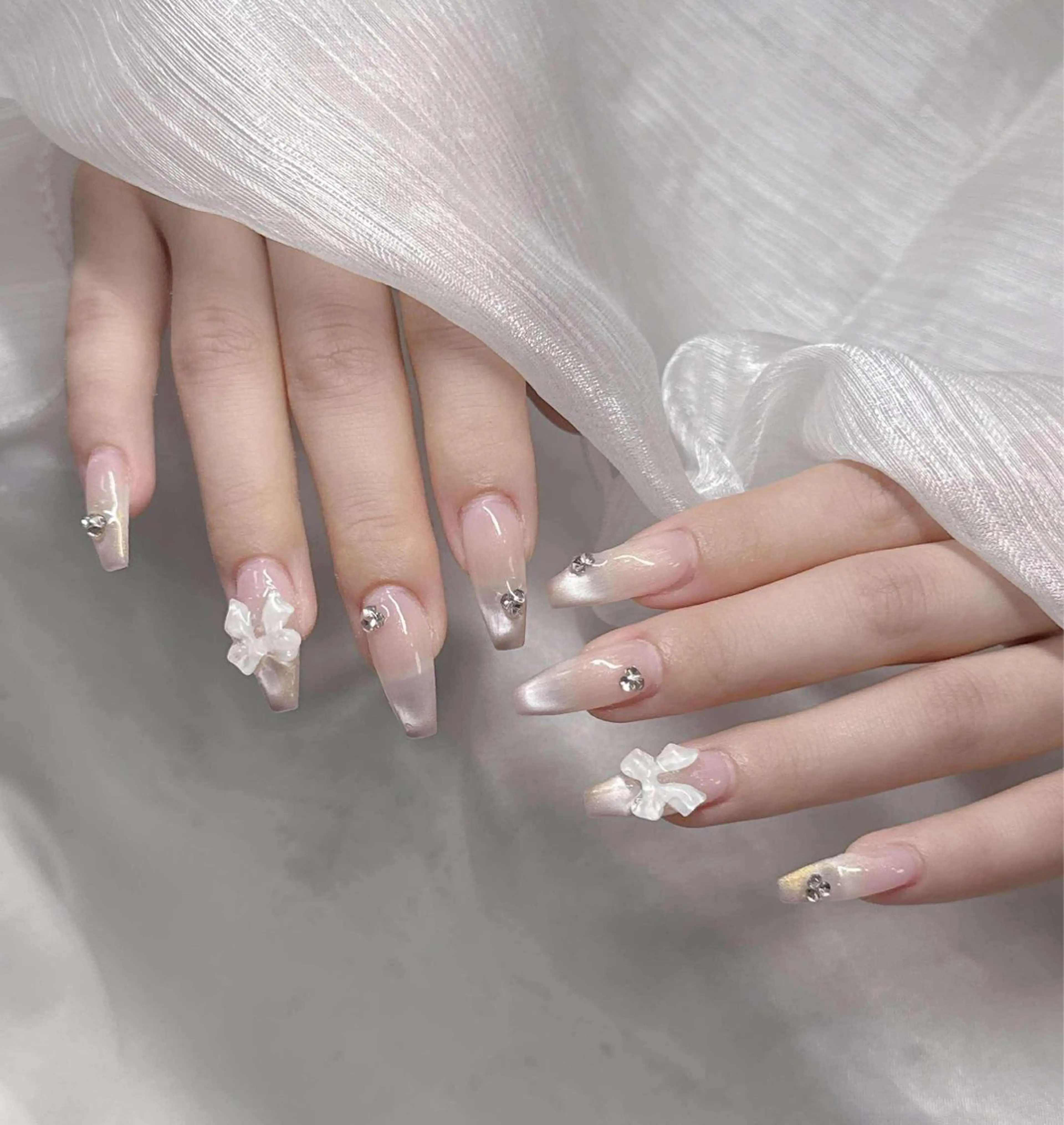 ネイル 長さ出し グラデーション 卒業式 キラキラネイル マグネットネイル ハンドネイル Lee Nailsのネイルデザイン