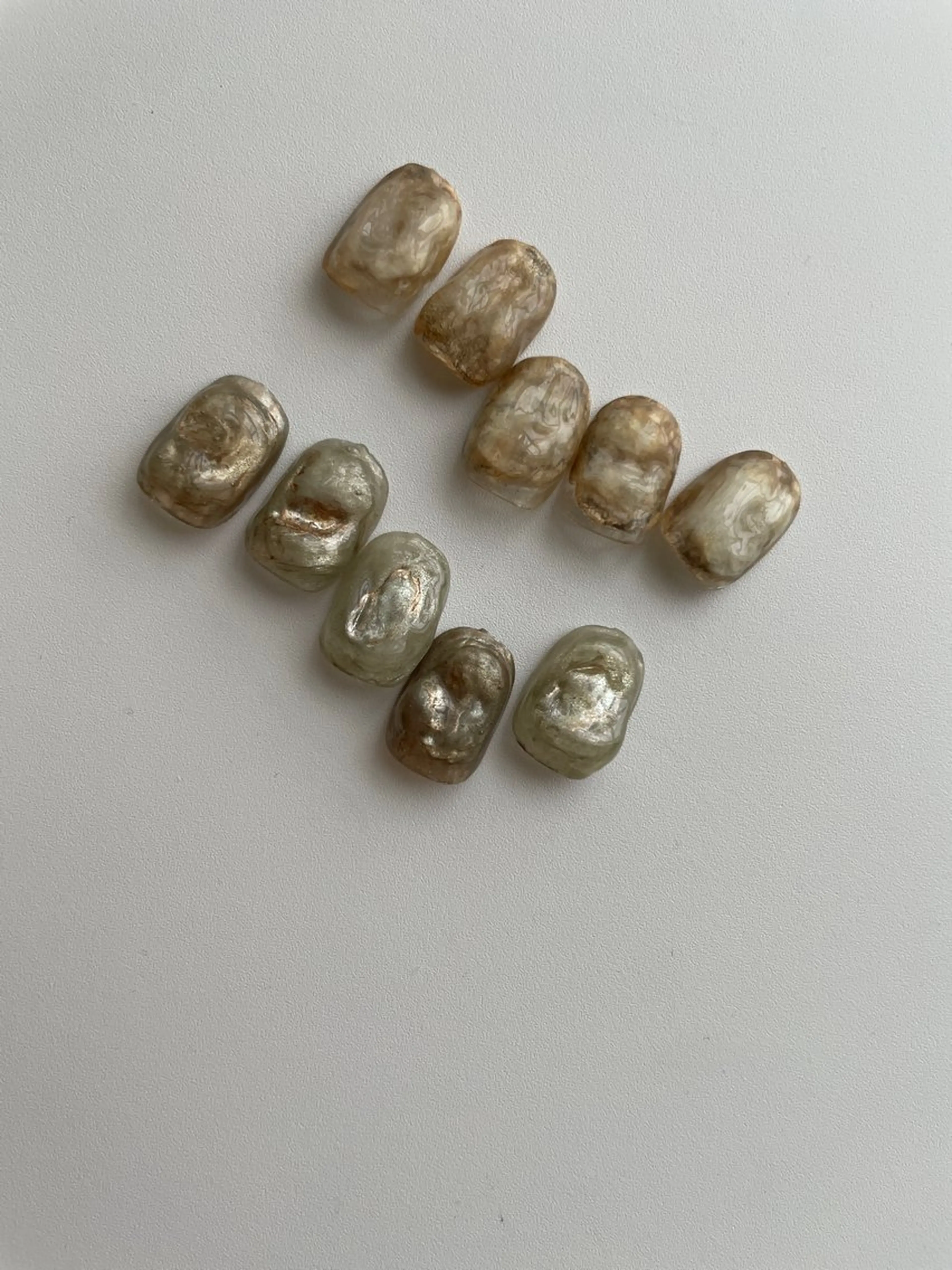 ネイル マグネットネイル ニュアンスネイル オフィスネイル シンプルネイル "achoe" コエ HARUNAのネイルデザイン