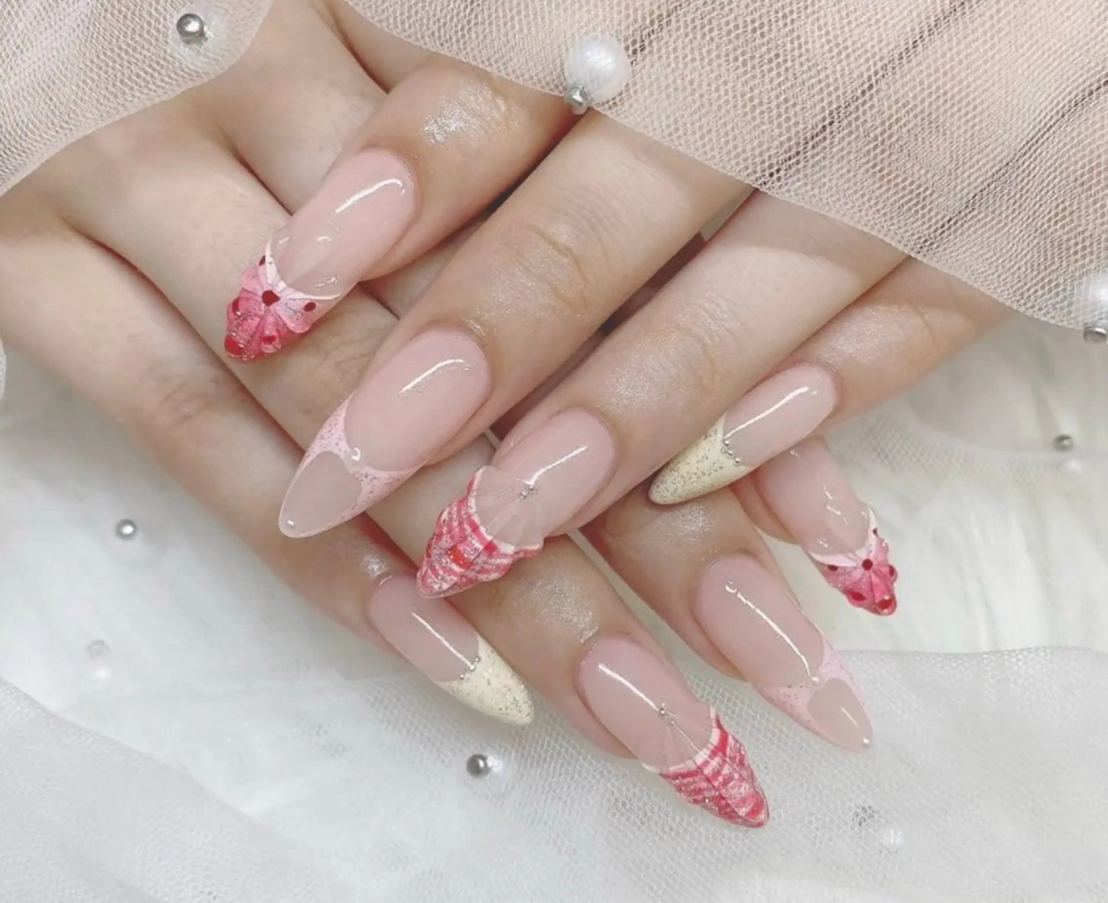 ネイル ハンドネイル I-nailロング /ワンホン/キラキラのネイルデザイン