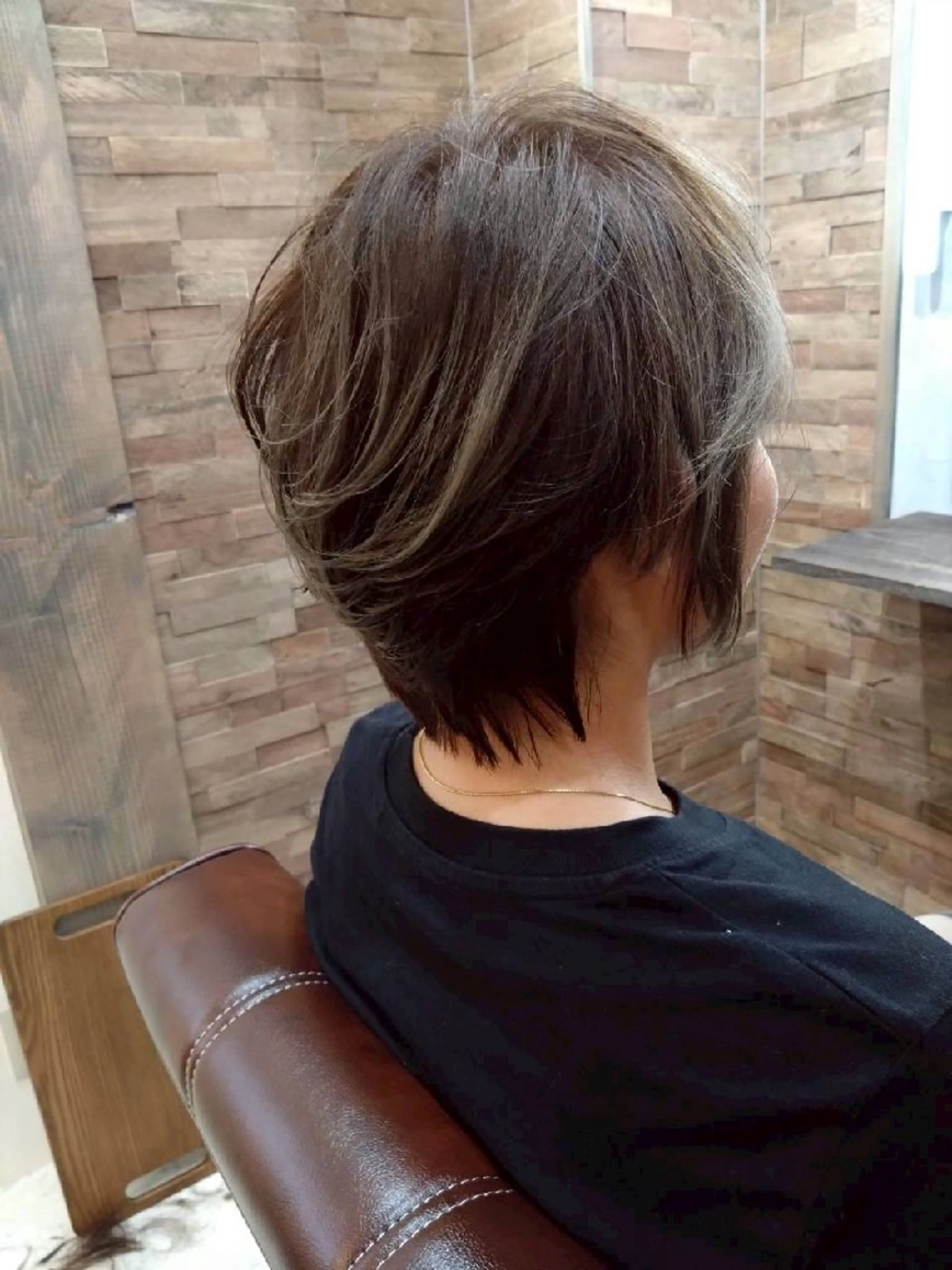 ショート カット ヘアカラー 大塚 拓也のヘアスタイル