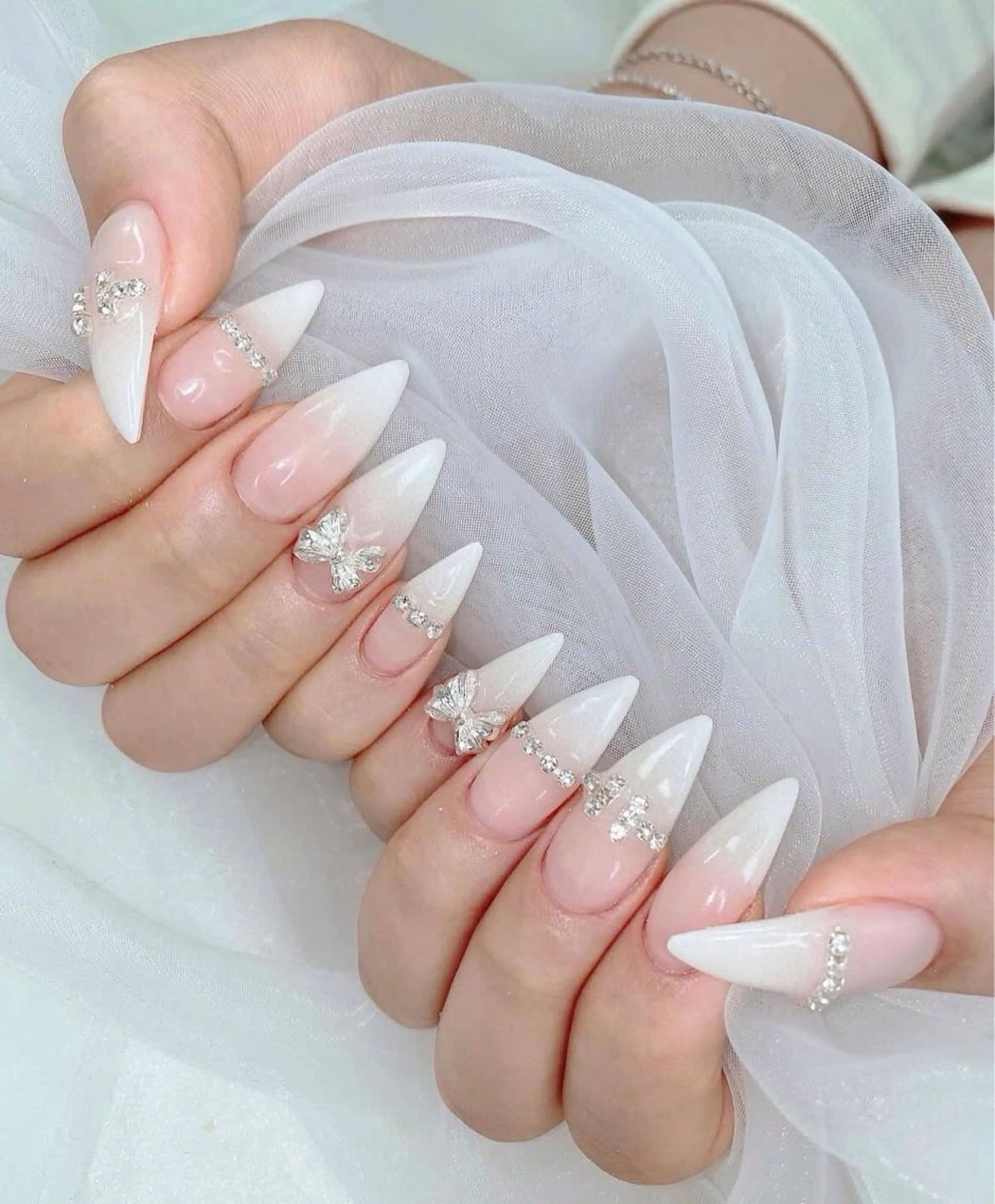 ネイル オーロラネイル ボルドー ブラウン 氷ネイル・うるうるネイル キラキラネイル ハンドネイル Sora  Nail 長さ出し専門店のネイルデザイン