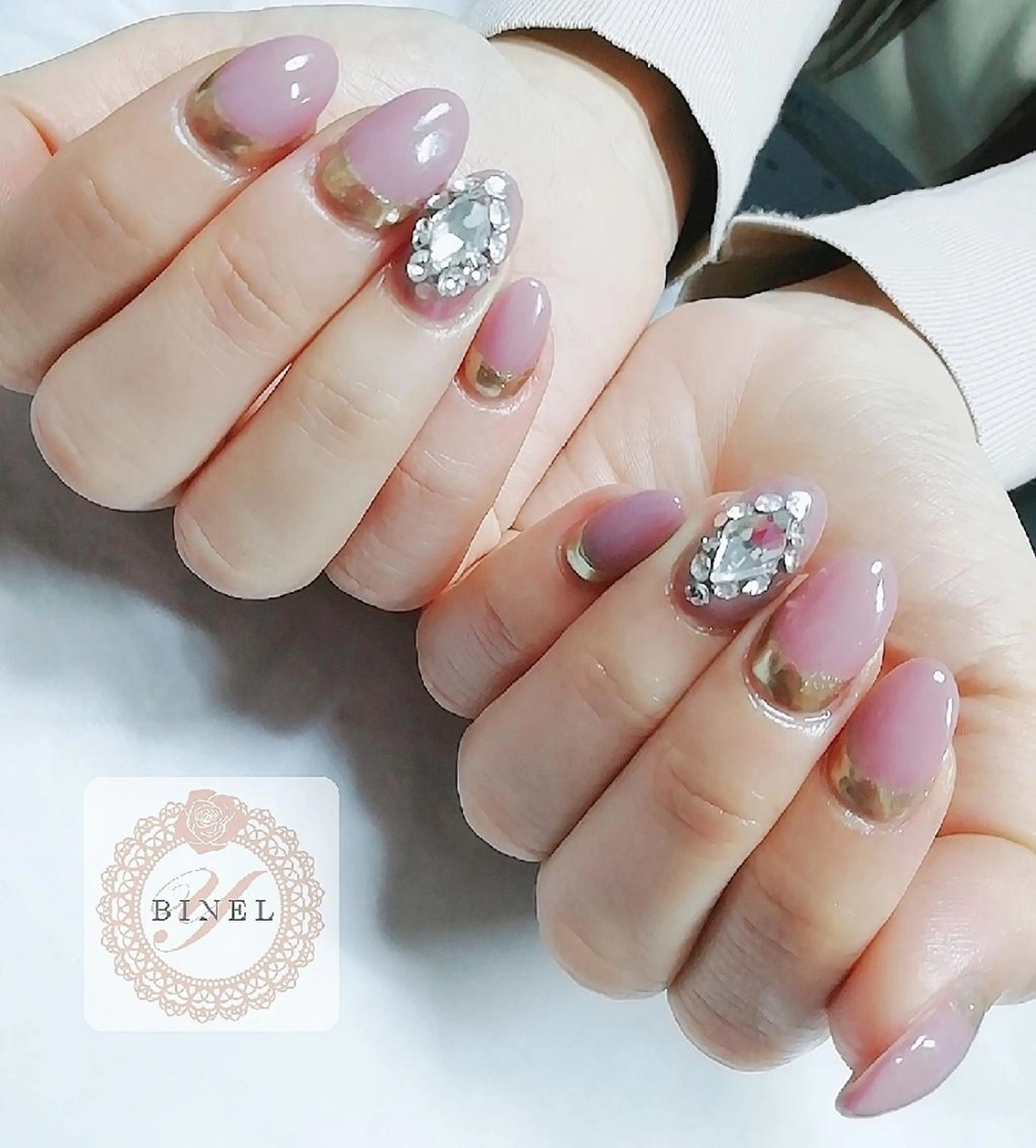 ネイル フレンチネイル ミラーネイル 持ち込み ハンドネイル Nail Salon Y.BINELのネイルデザイン