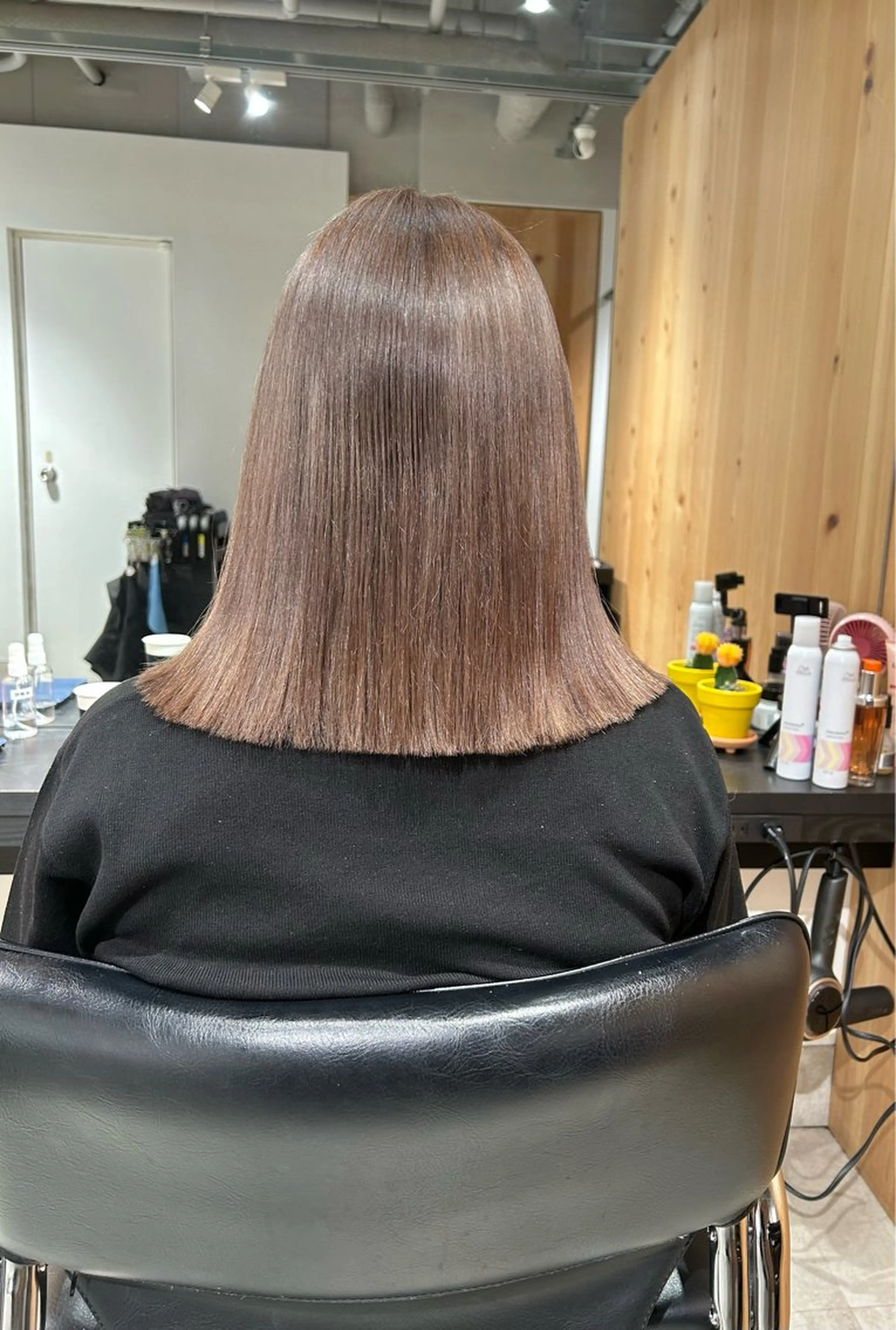 ミディアム カラー ベージュカラー ブリーチ ミルクティーベージュ ヘアカラー ヘッドスパ スキバサミを使わない カット🌼唯🌼のヘアスタイル