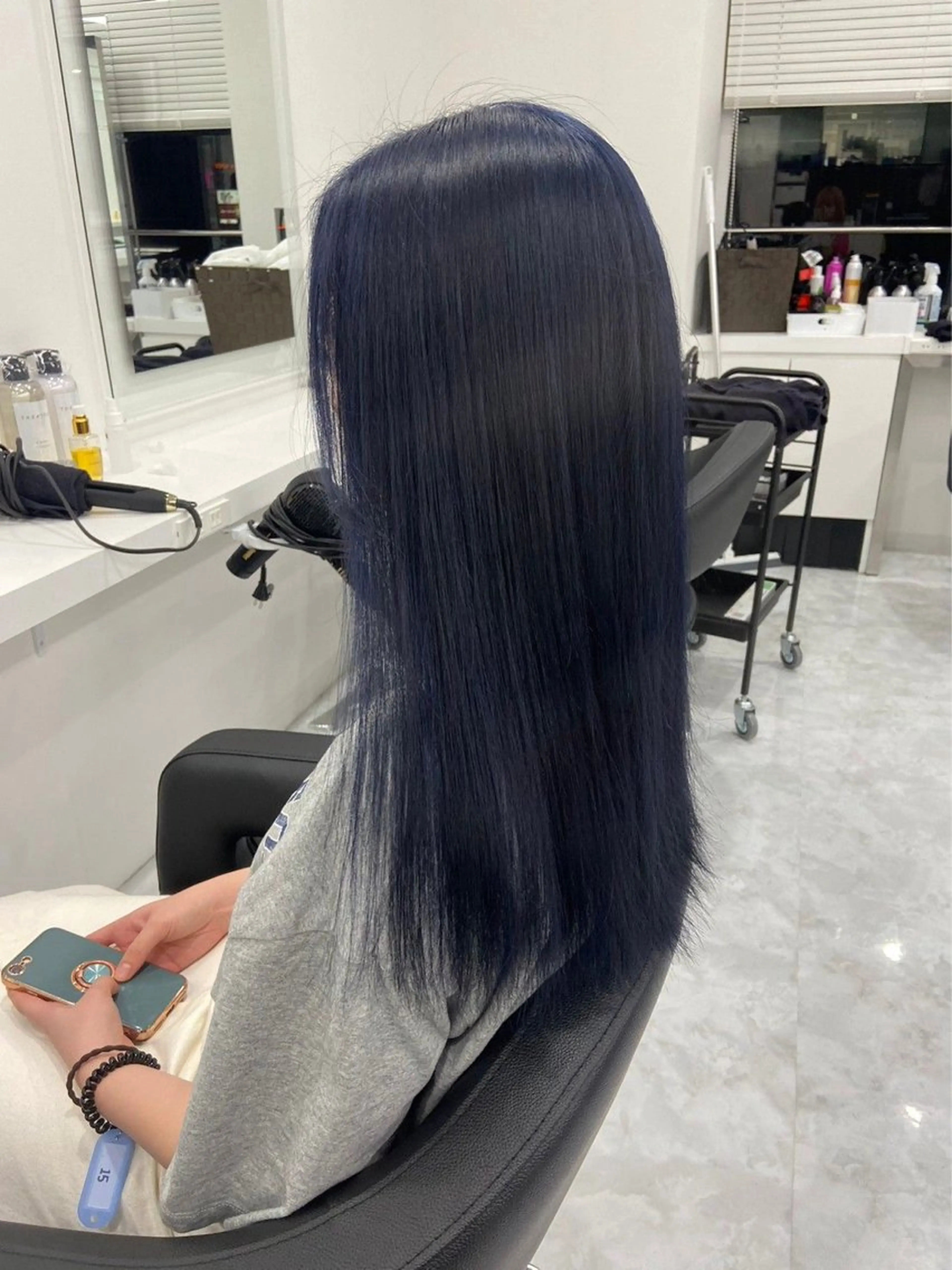 セミロング カラー ヘアアレンジ ブルーカラー 透明感カラー 🫧モテる💗ダメー ジレスハイトーン🫧のヘアスタイル