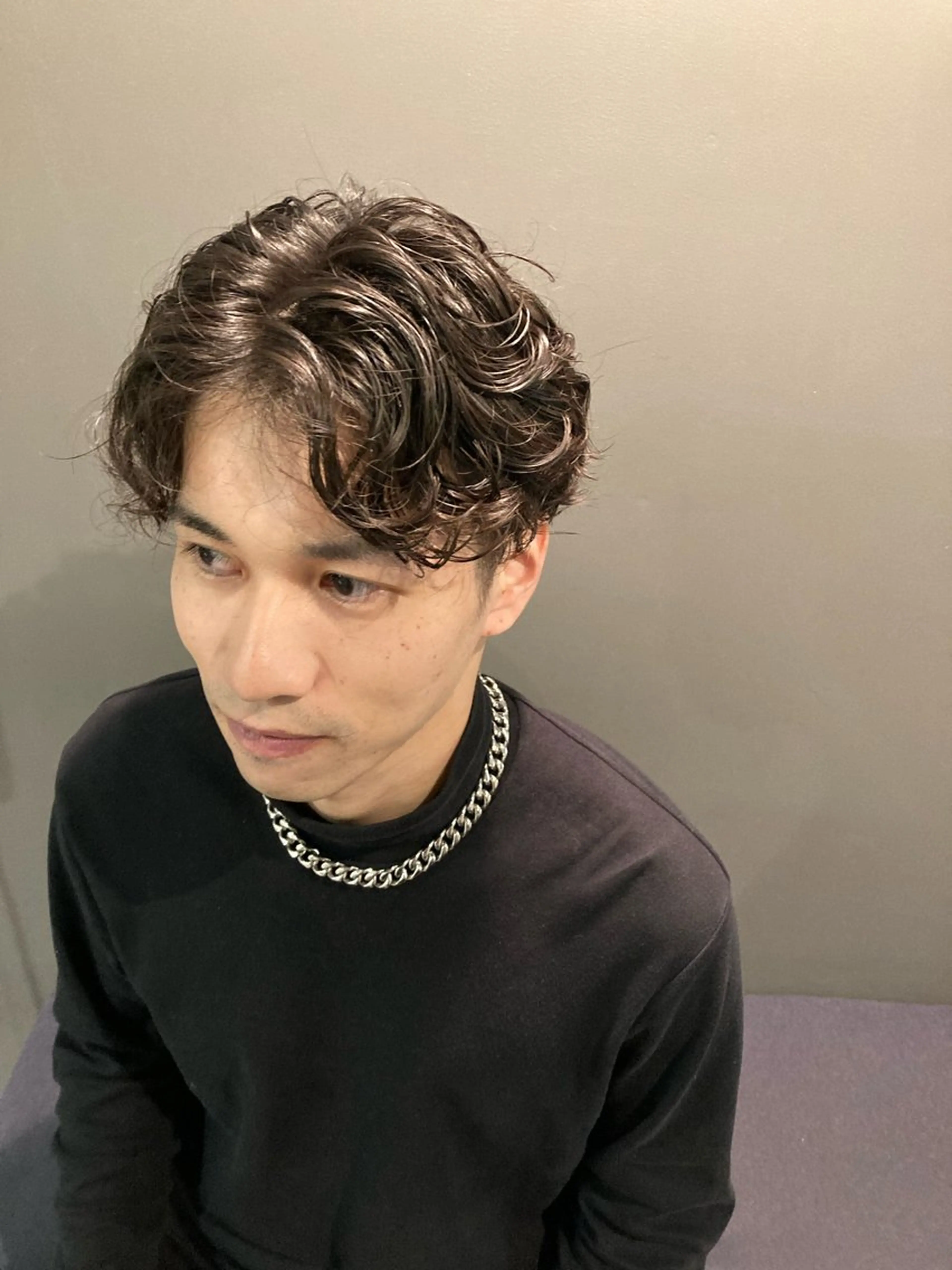 ショート パーマ メンズ センターパート メンズパーマ ニュアンスパーマ MAKI渋谷 【カットモデル募集】のヘアスタイル