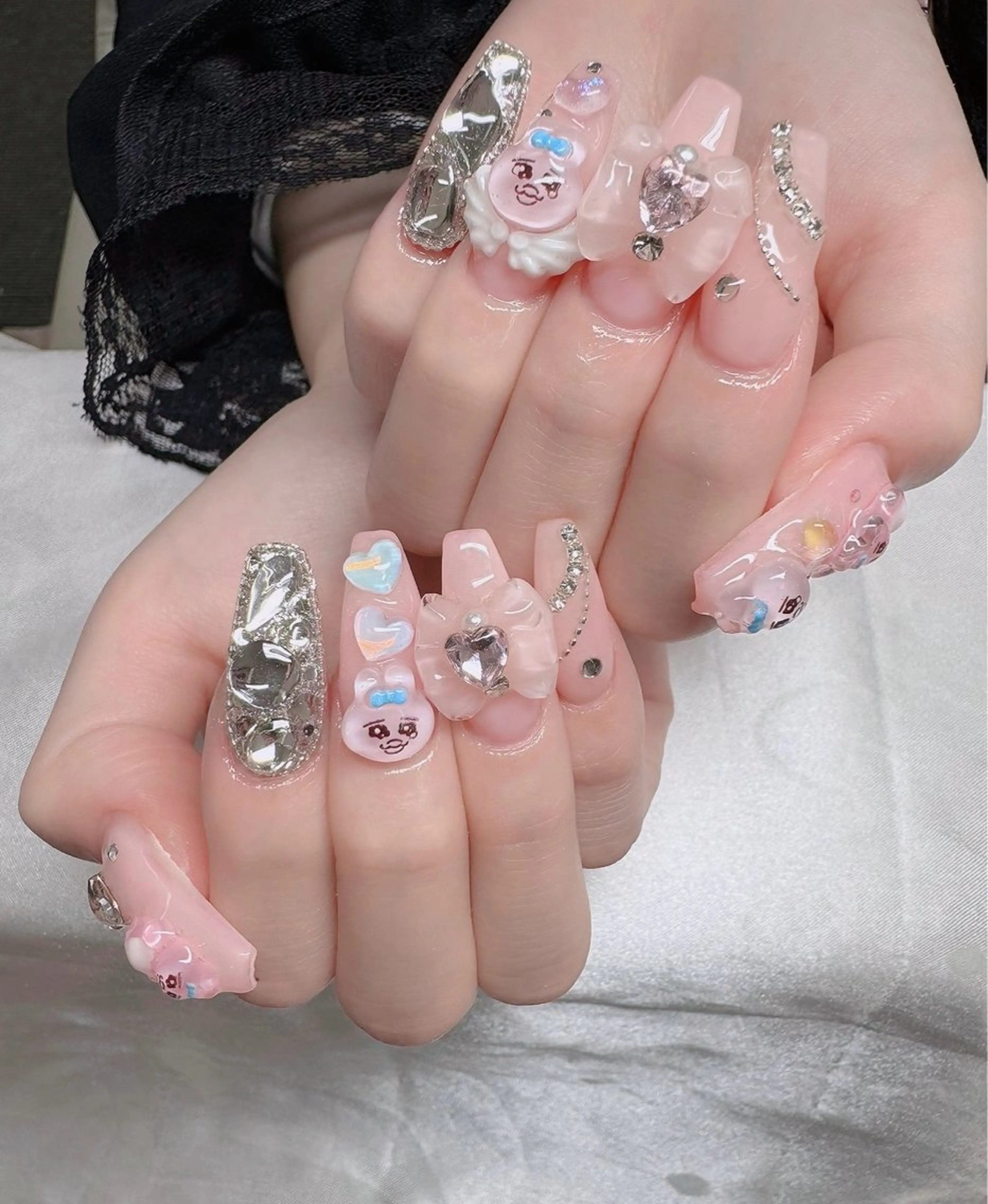 ネイル フレンチネイル ジェルネイル ガラスフレンチ ハロウィン ハート ハンドネイル H.baby Nail Salonのネイルデザイン