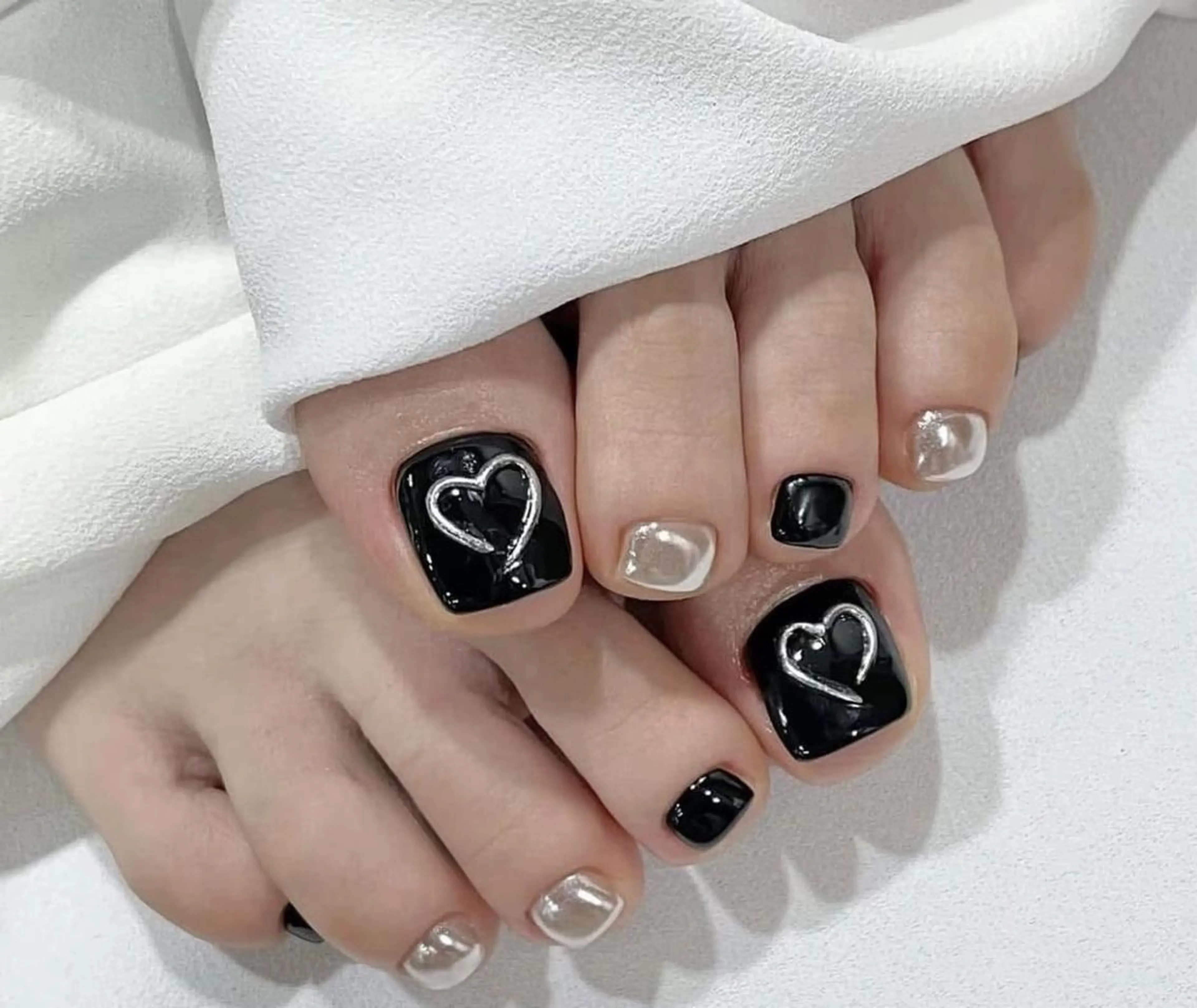 ネイル 長さ出し フレンチネイル グラデーション 卒業式 マグネットネイル MIHANA YUKIのネイルデザイン