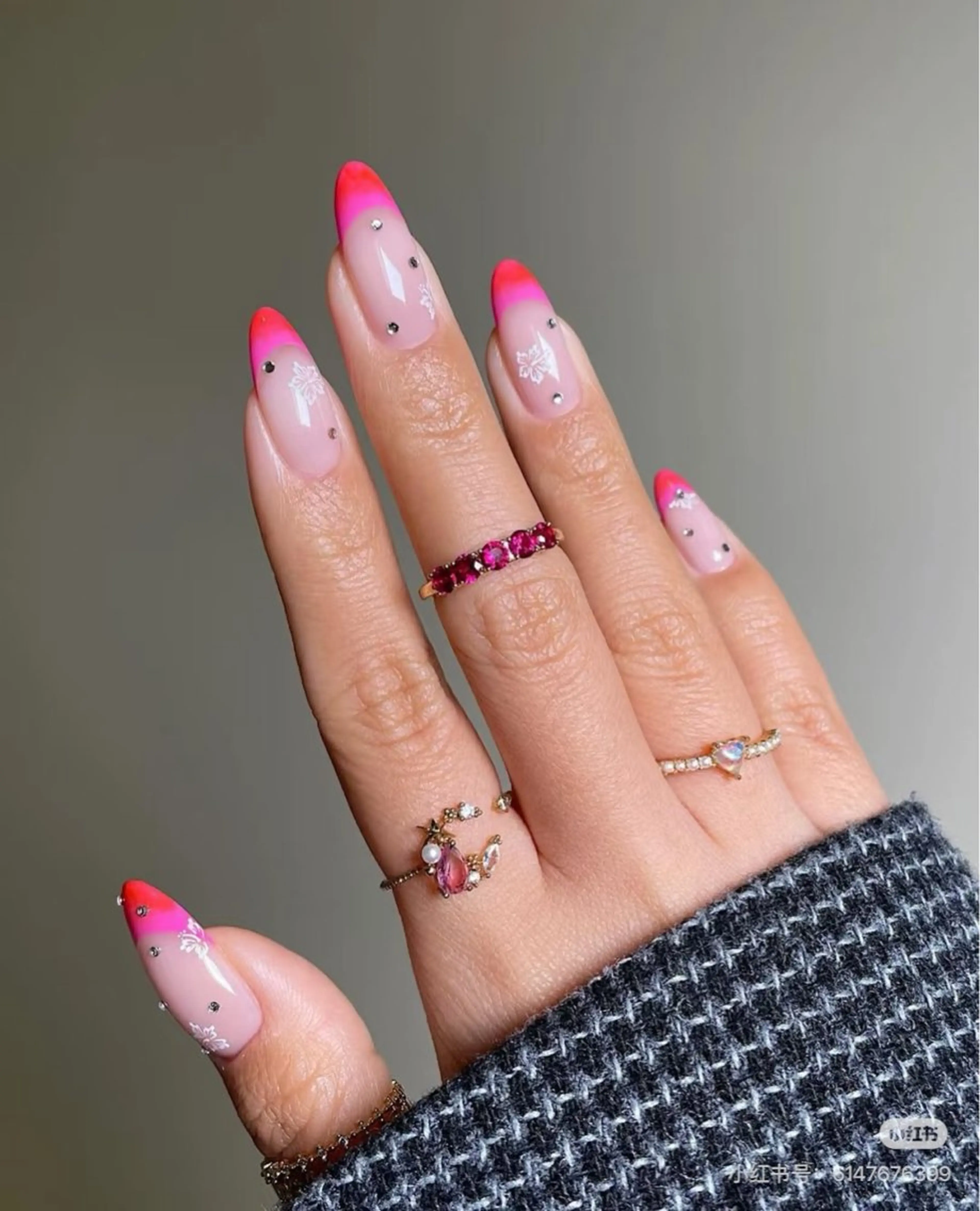 ネイル 高木 維麗絲のネイルデザイン