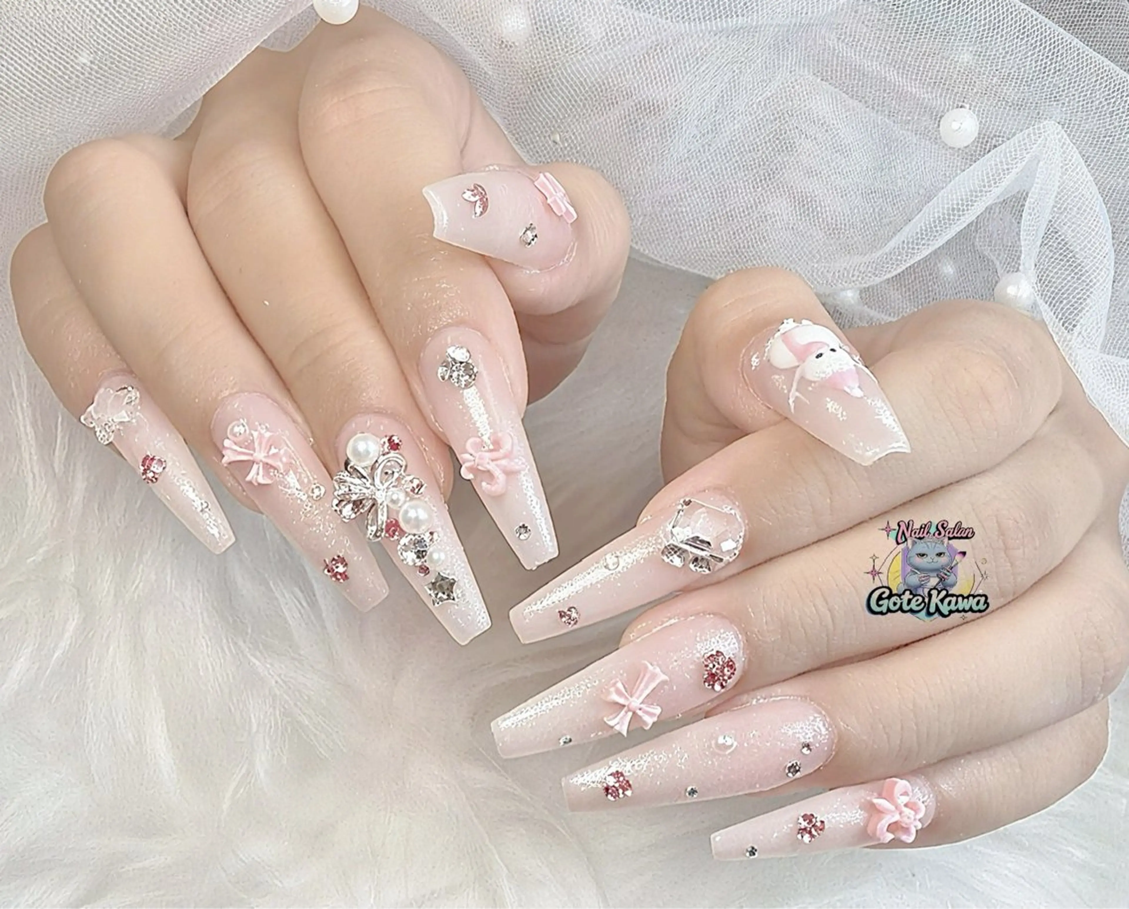 ネイル アートネイル オーロラネイル ボルドー チークネイル フレンチネイル ハンドネイル ハンドケア Gote Kawa nail salonのネイルデザイン