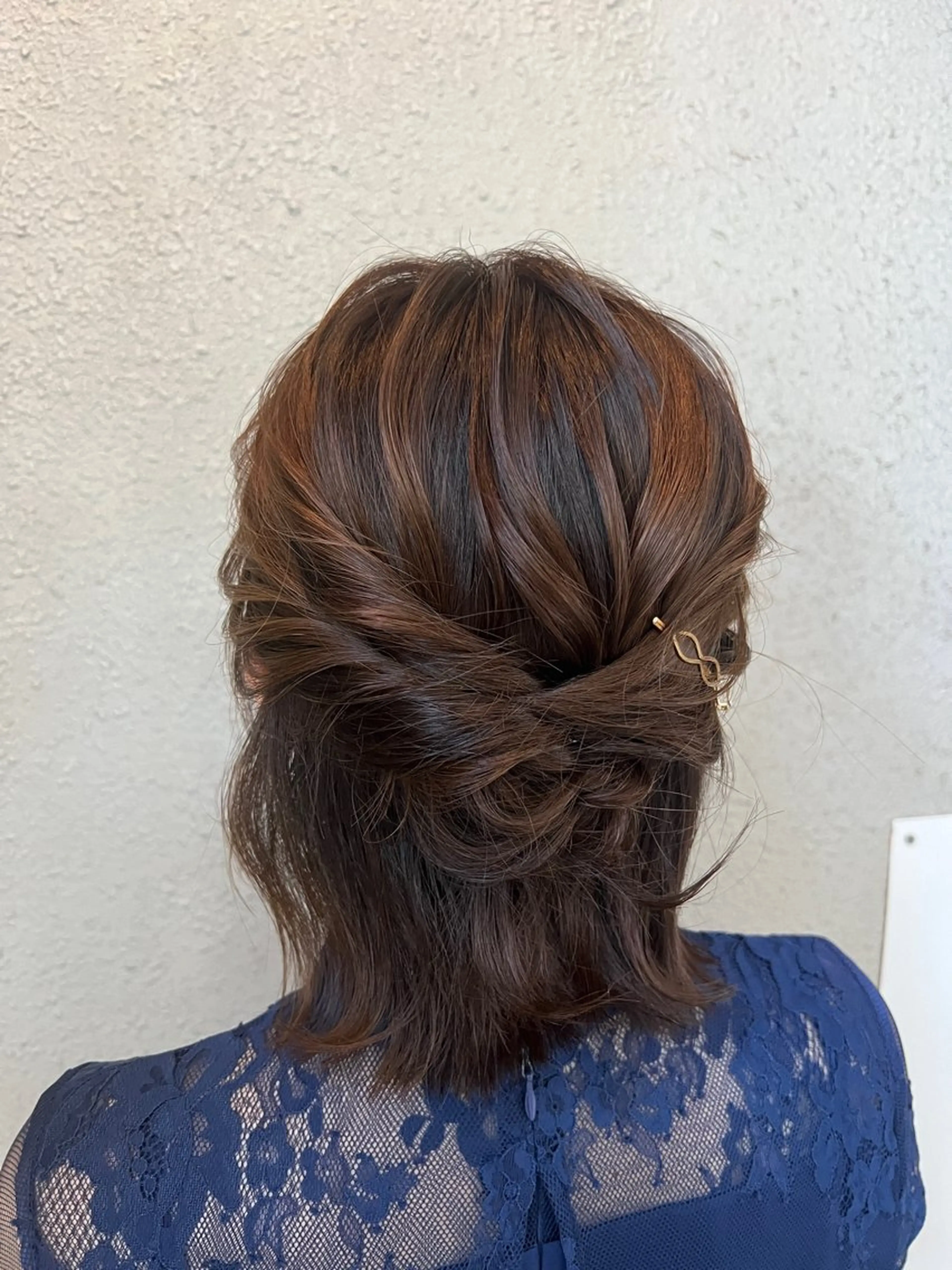 ミディアム ヘアアレンジ ハーフアップ 外ハネヘア 山室 敬義のヘアスタイル