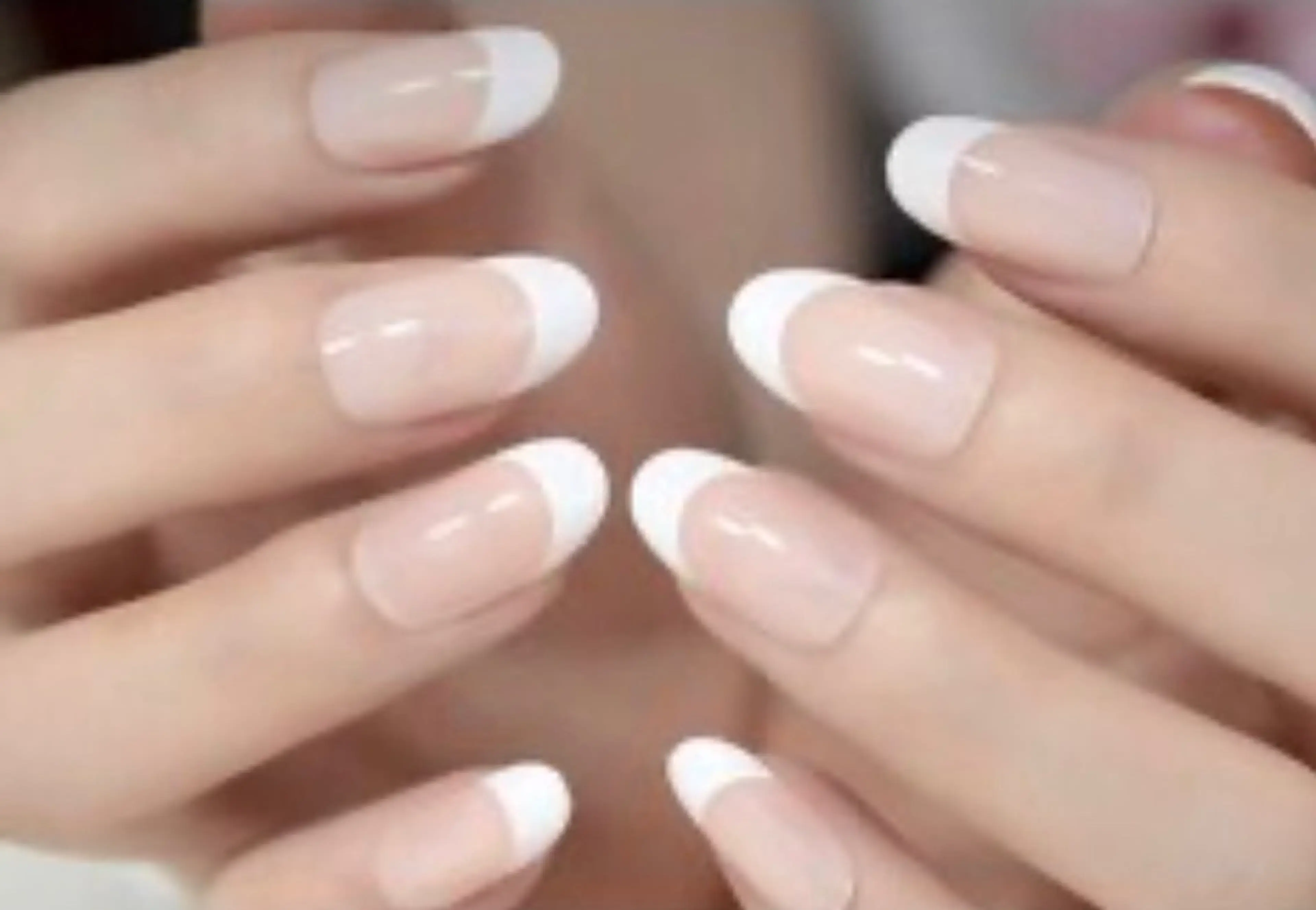 【OPEN記念価格】HANDフレンチネイル　ストーン4粒 80分5980円の写真