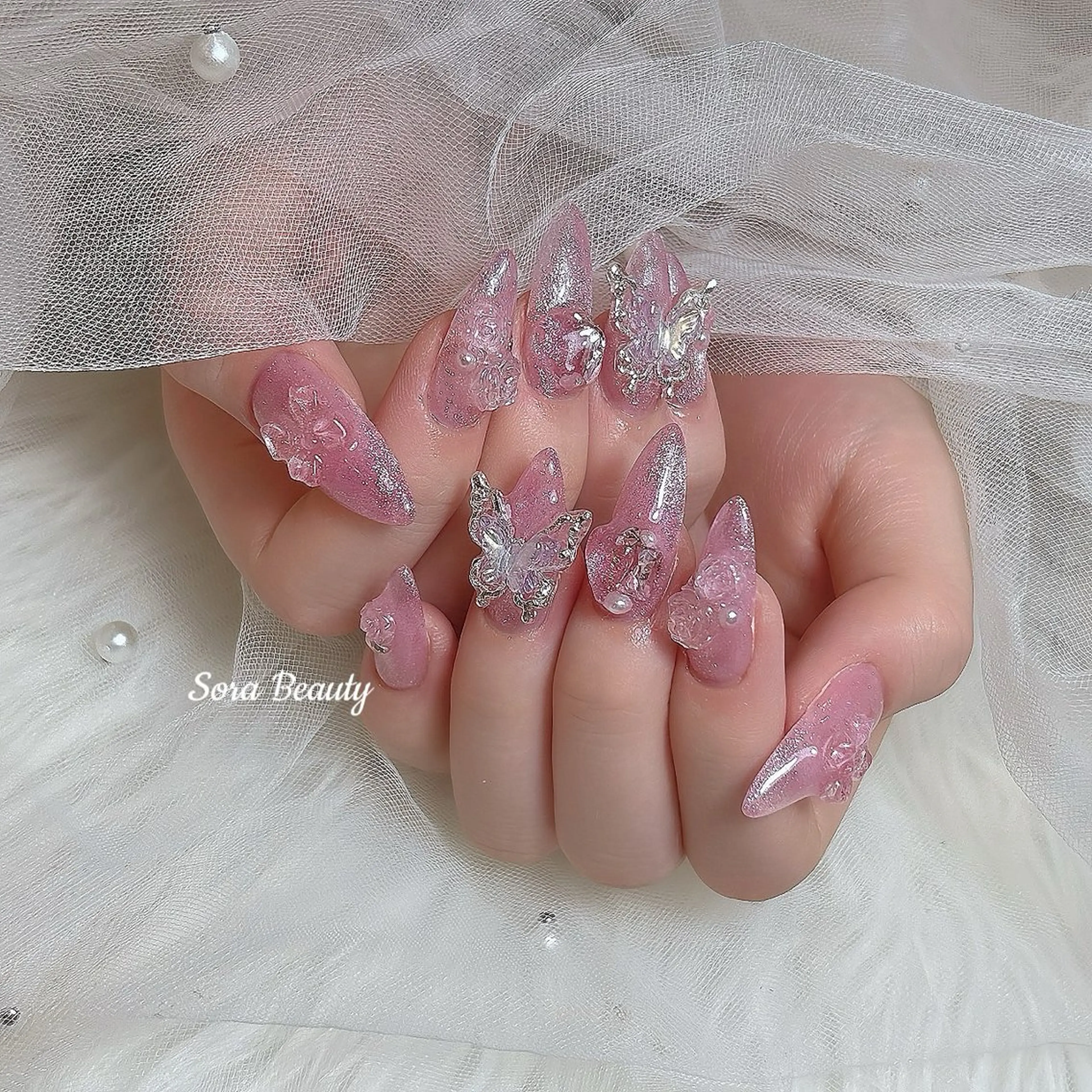 ミディアム 韓国風ヘア ハンドネイル Chiin Nailのネイルデザイン