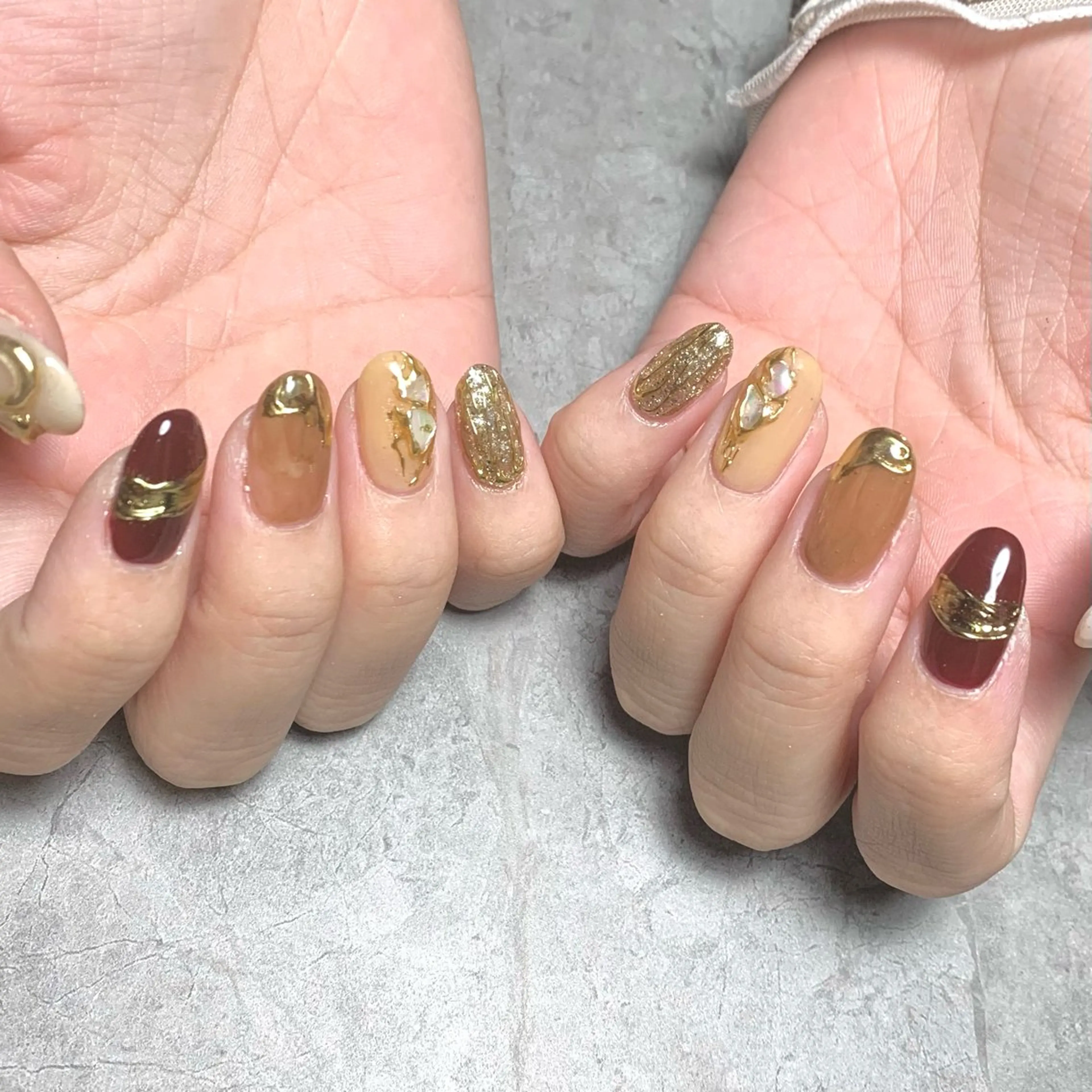ネイル ブラウン キラキラネイル ミラーネイル ニュアンスネイル ハンドネイル lillion karenのネイルデザイン