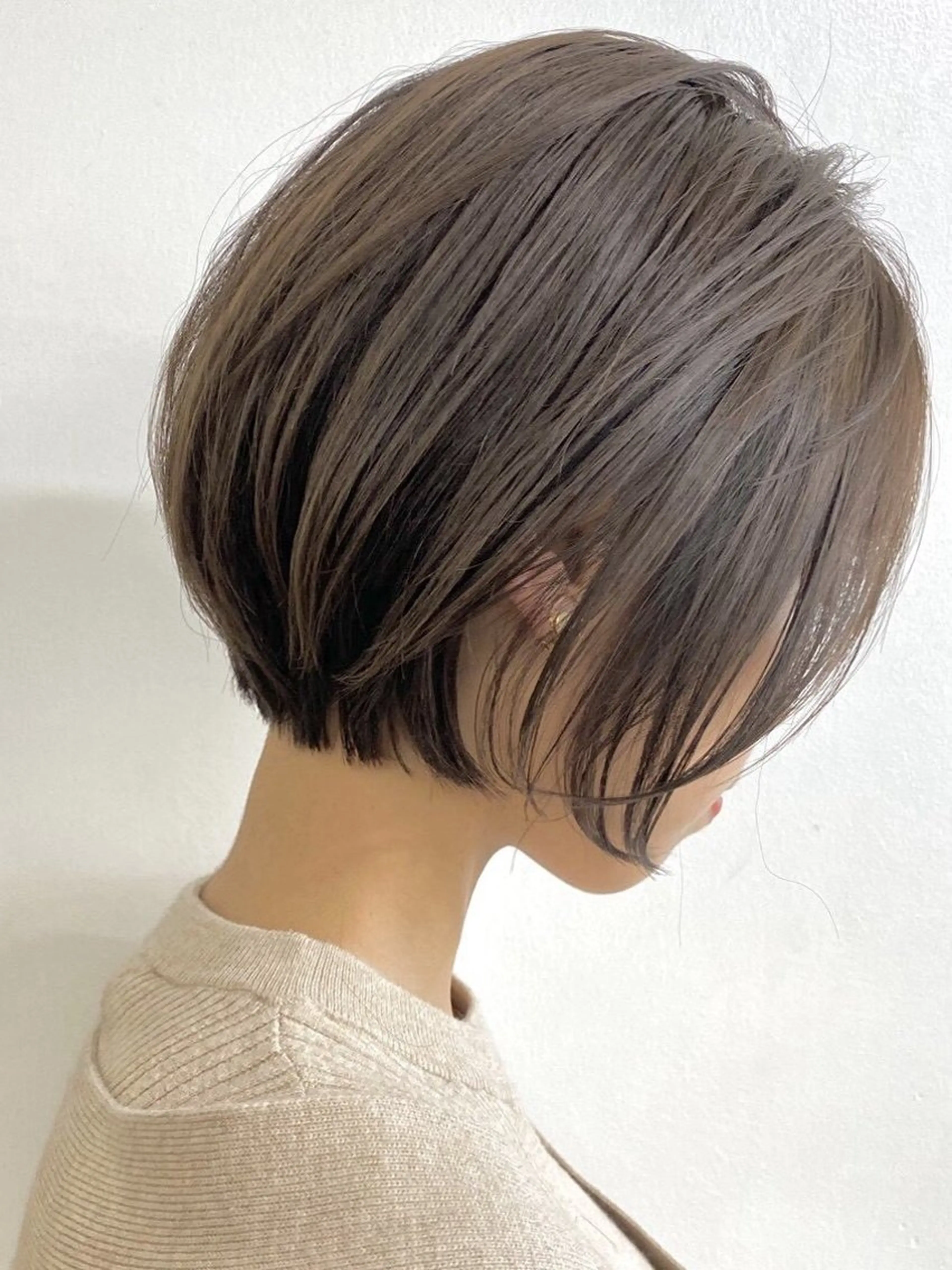 ショート カラー グレージュ ヘアカラー トリートメント 米井 杏菜のヘアスタイル