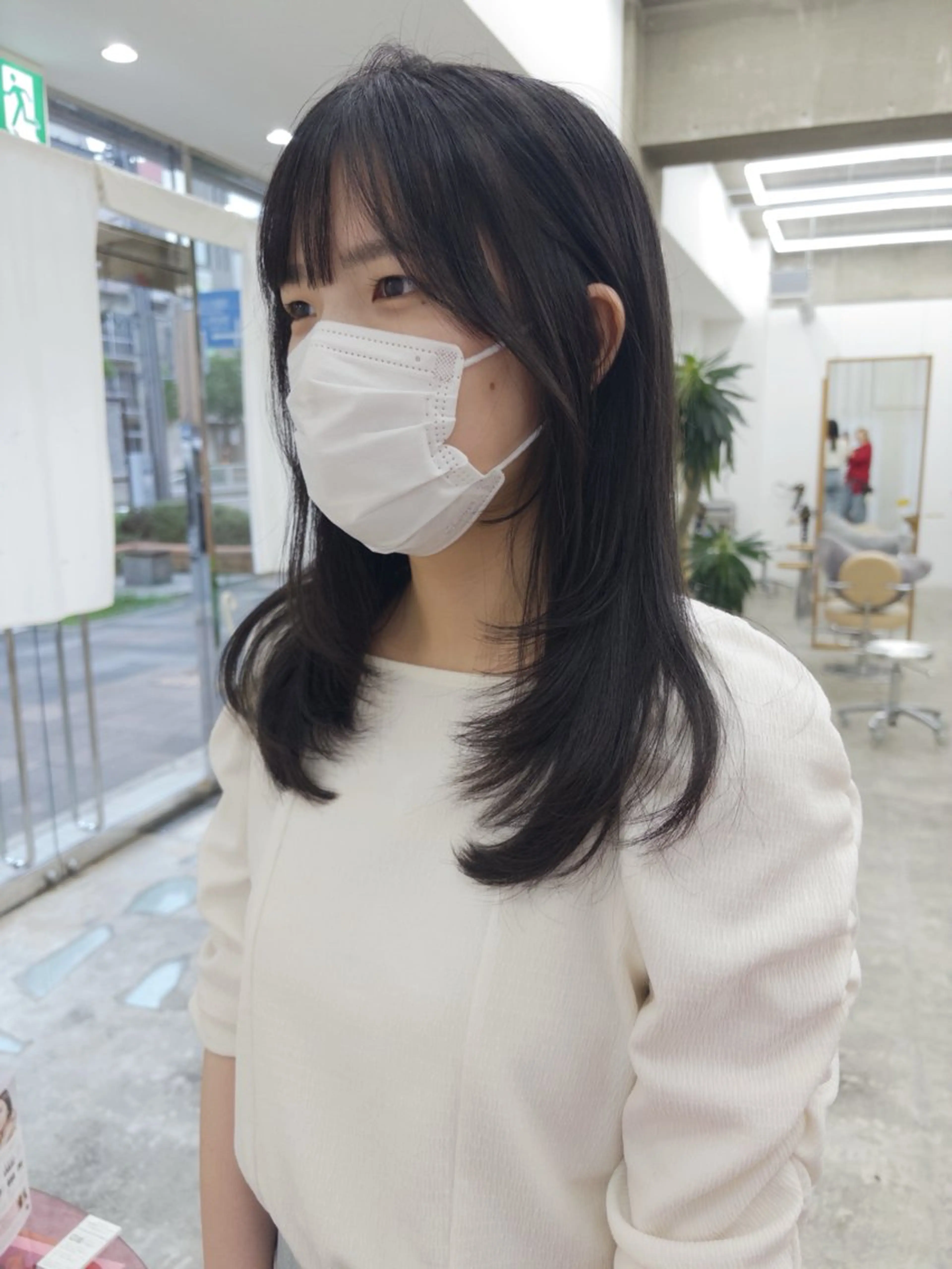 ロング KVELL ユナのヘアスタイル