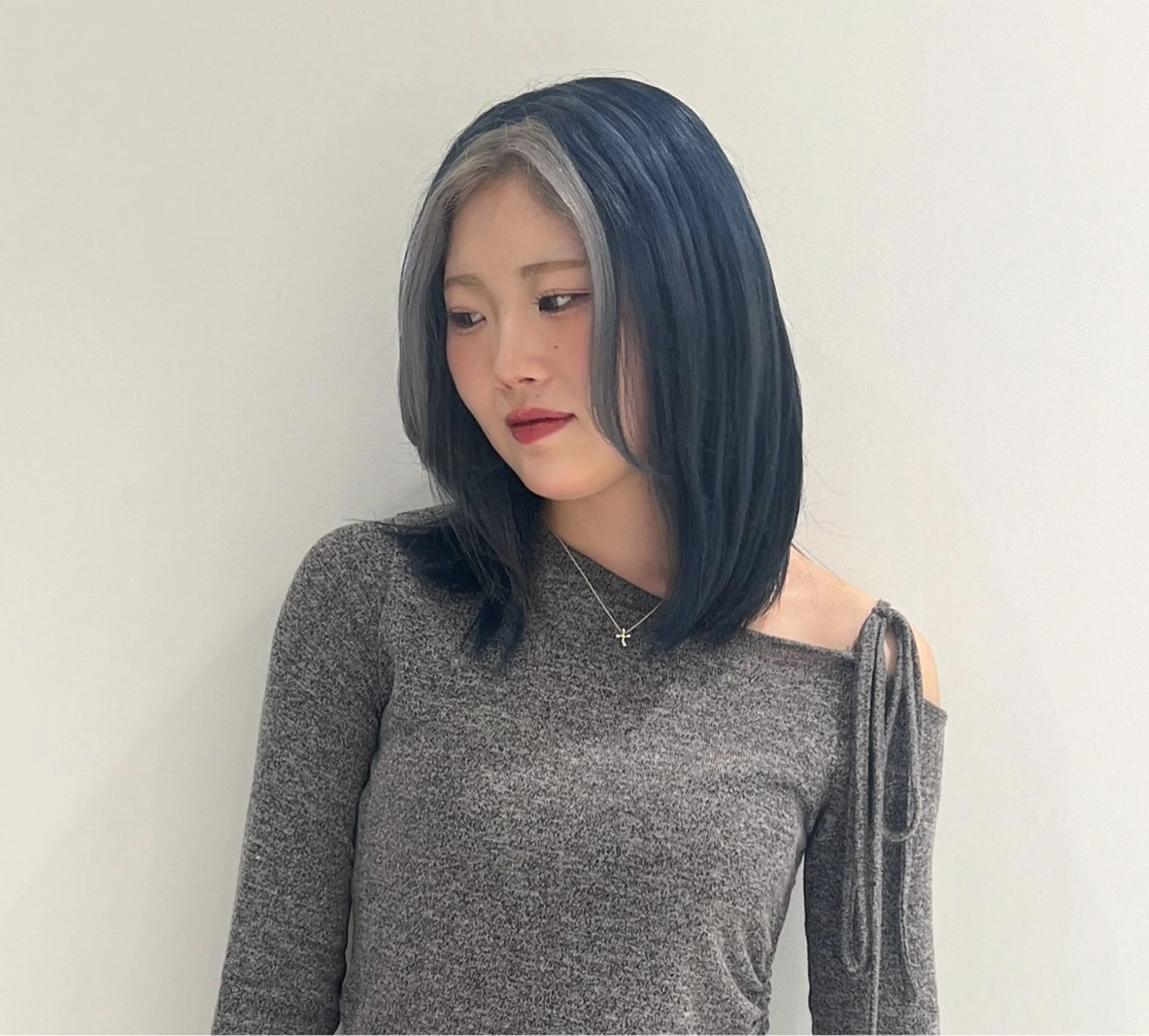 ミディアム カラー ミストバング  フェイスフレーミング BOB men's KIRAのヘアスタイル