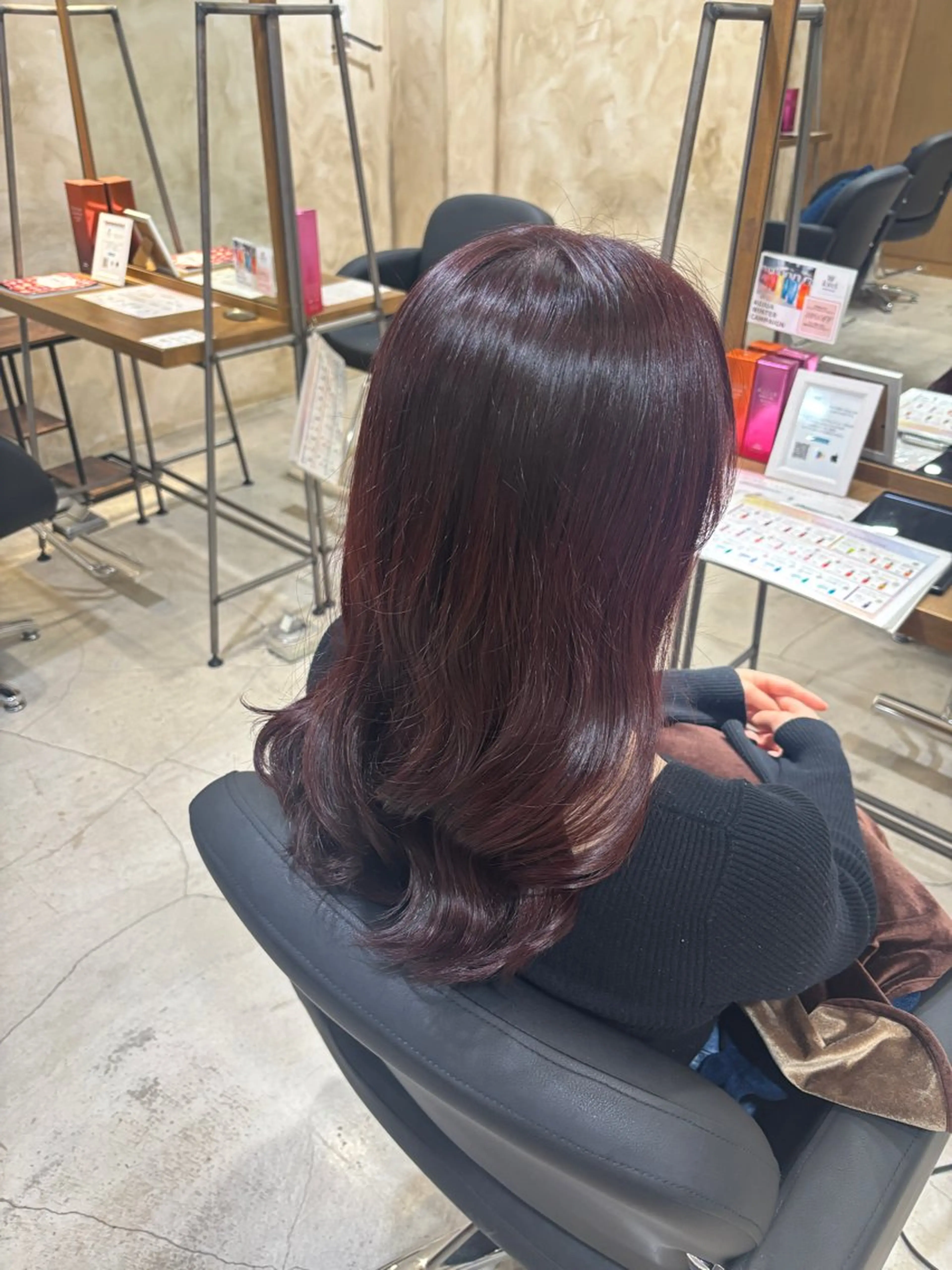ロング カラー ブリーチ ブリーチなしカラー レッドカラー ヘアカラー トリートメント ツヤカラー🫧Sae ネイルモデル募集中のヘアスタイル