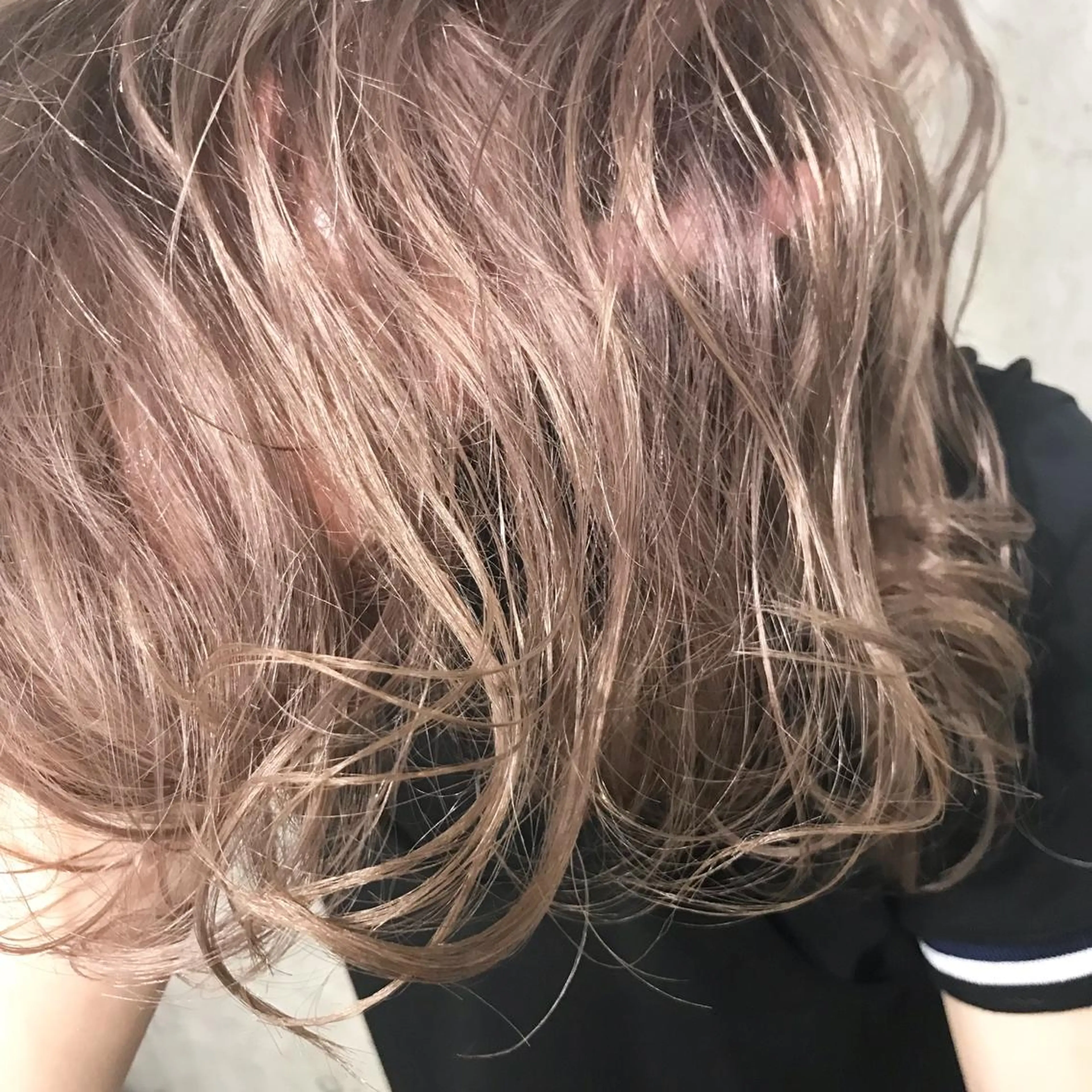セミロング カラー パーマ ヘアアレンジ メンズ キッズ ネイル マツエク・マツパ ベージュカラー サロンドミルク 原宿のヘアスタイル