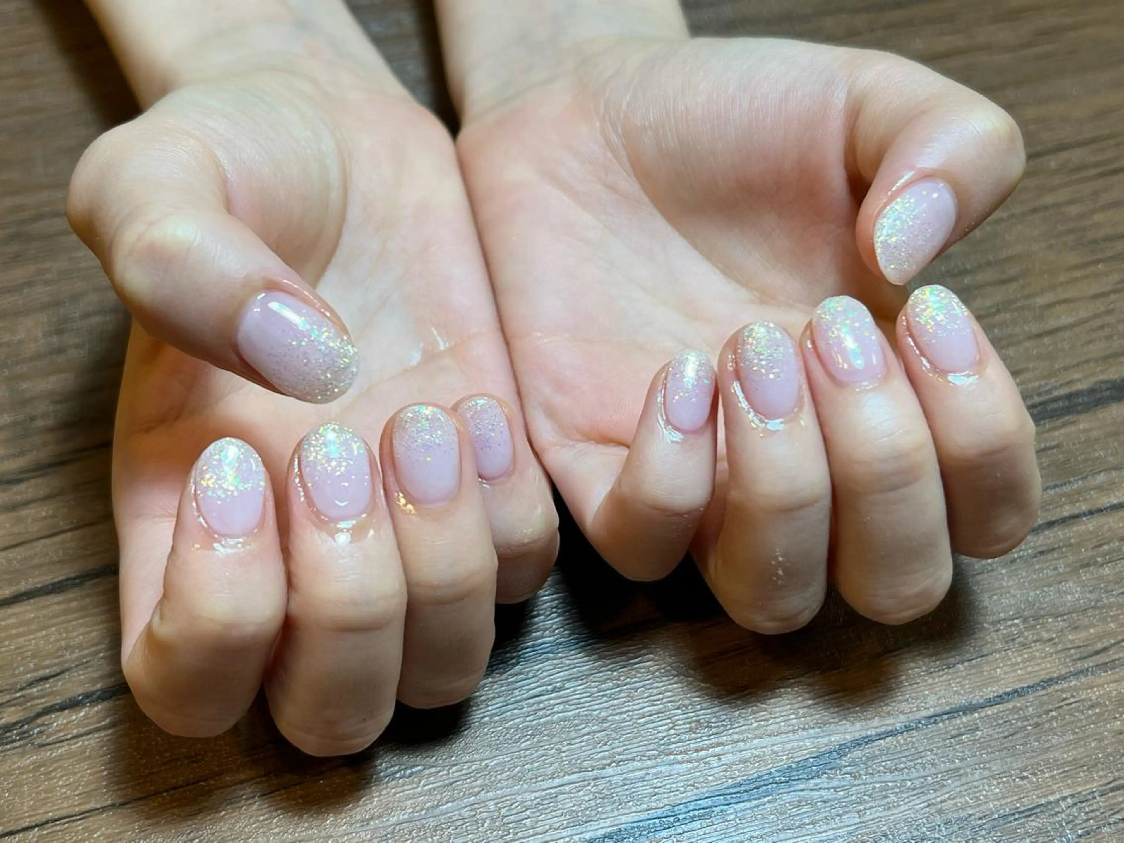 ネイル オーロラネイル ハンドネイル HENRIETTA NAILSALONのネイルデザイン